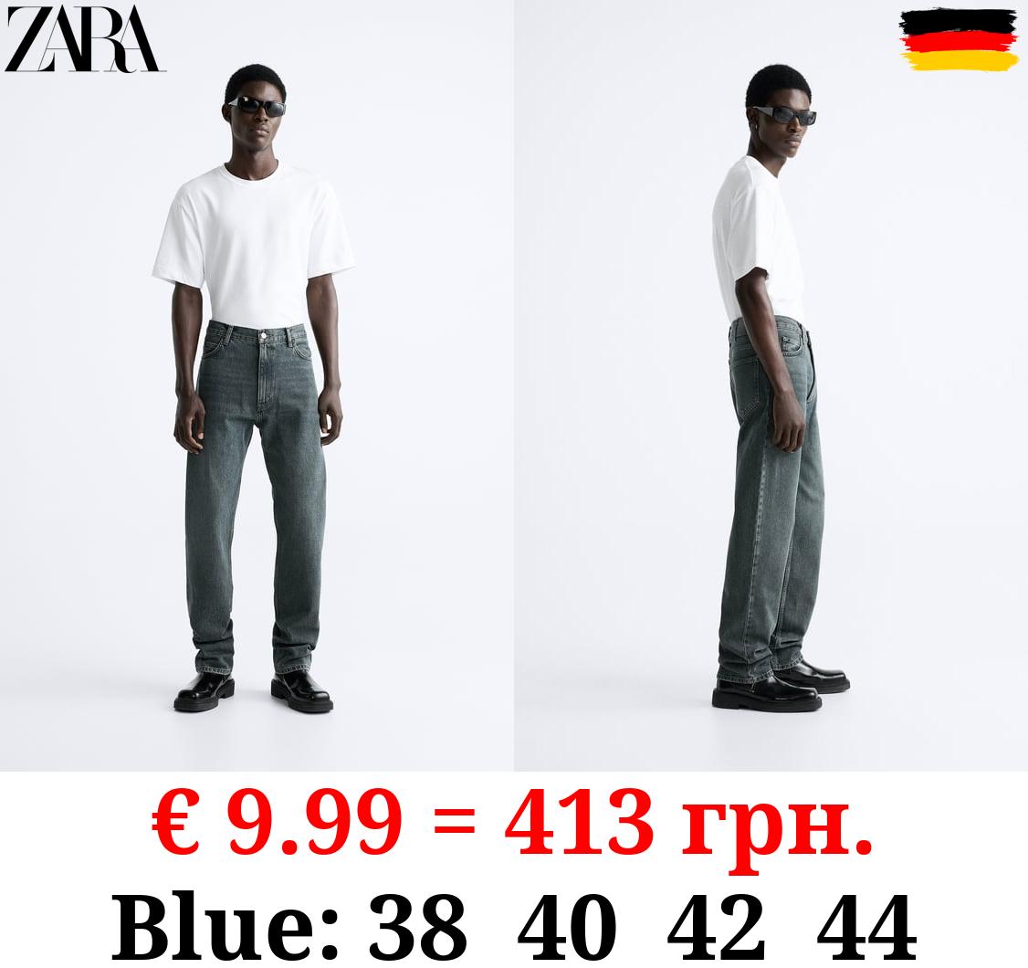 HIGH-WAIST STRAIGHT JEANS