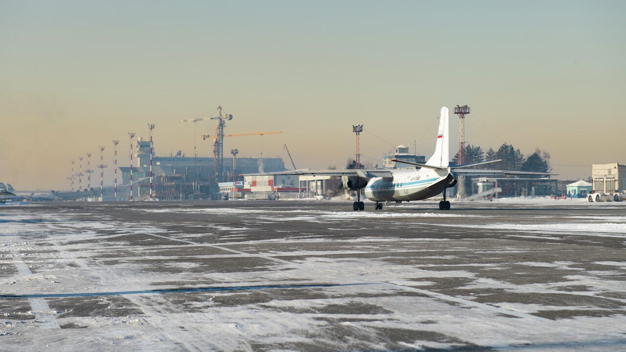 При посадке в аэропорту Хабаровска у самолёта лопнуло шасси