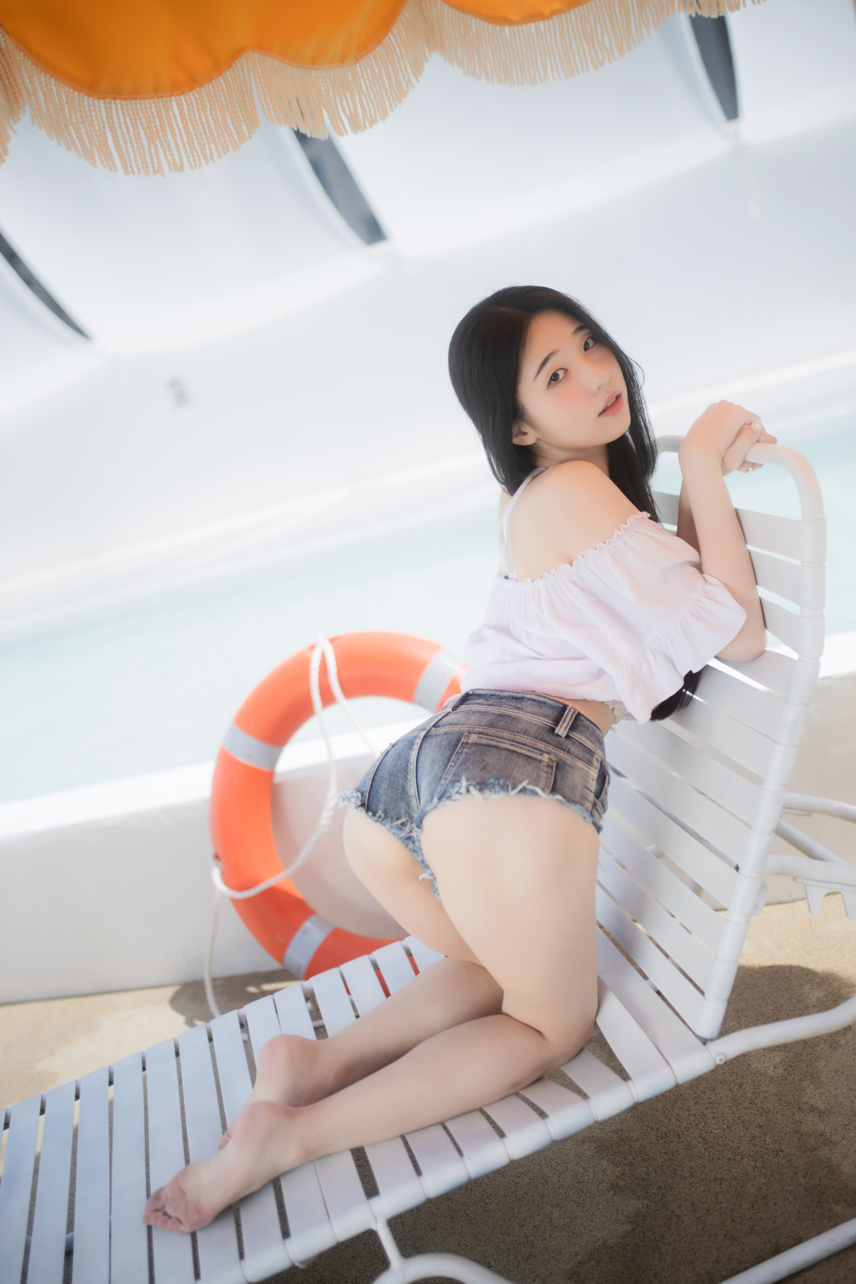 Yeon Woo 연우, Mini Photobook “Vacation” 2