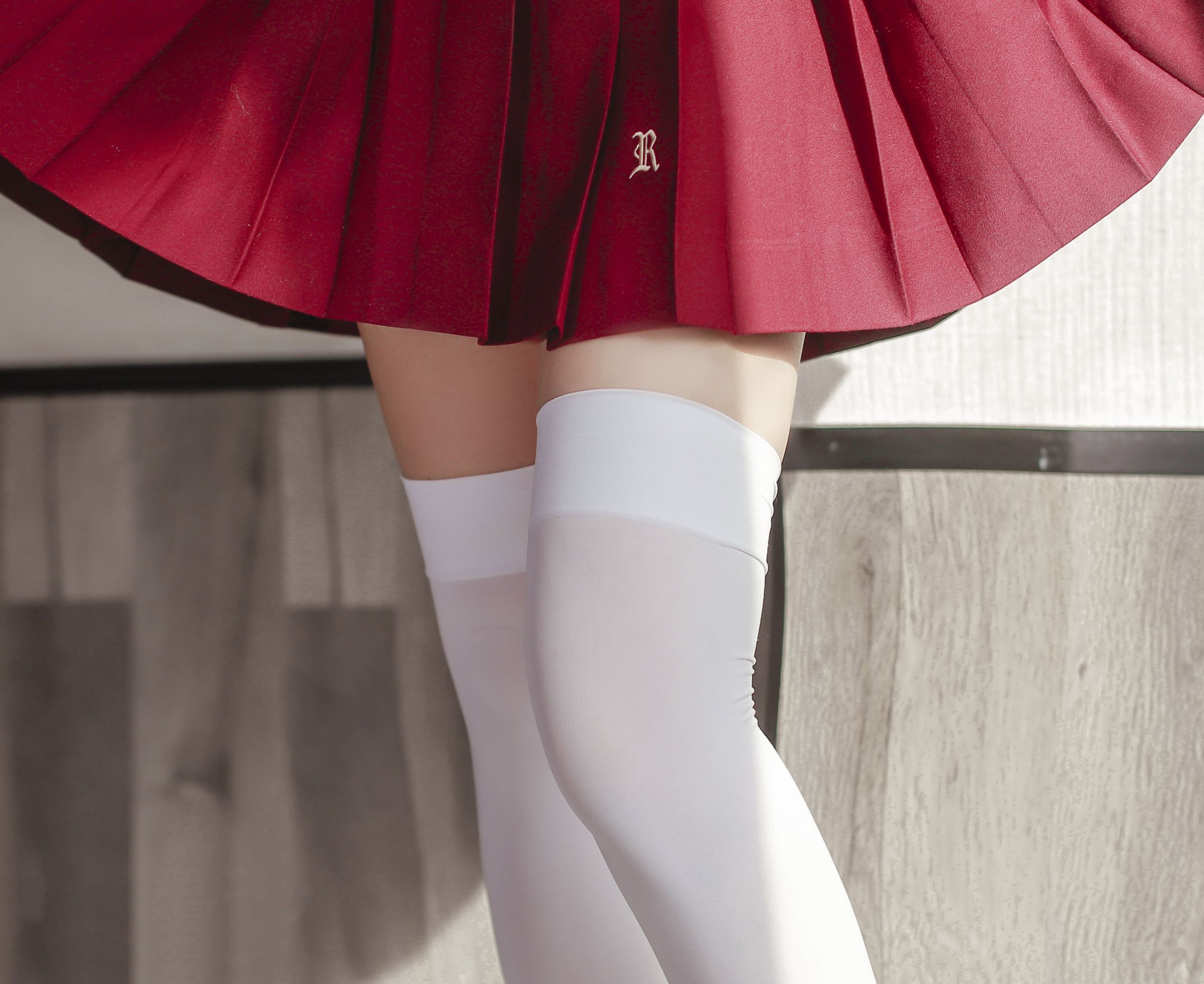 日奈娇 - JK少女红裙 [28P-276MB] 3