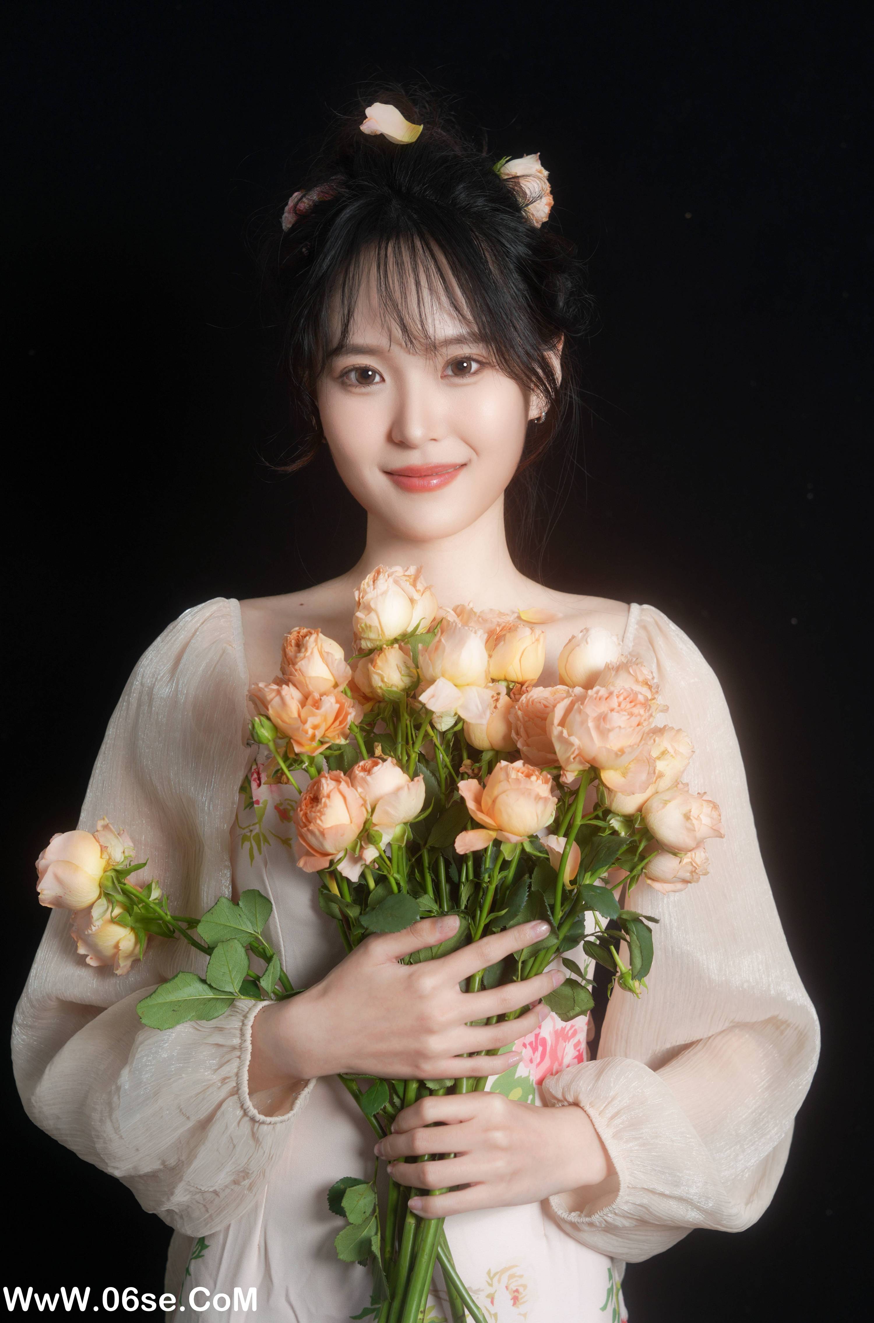 图片[24]-[YITUYU艺图语]2022.12.06 朱丽叶 三只喵[25+1P／208MB]-六色网
