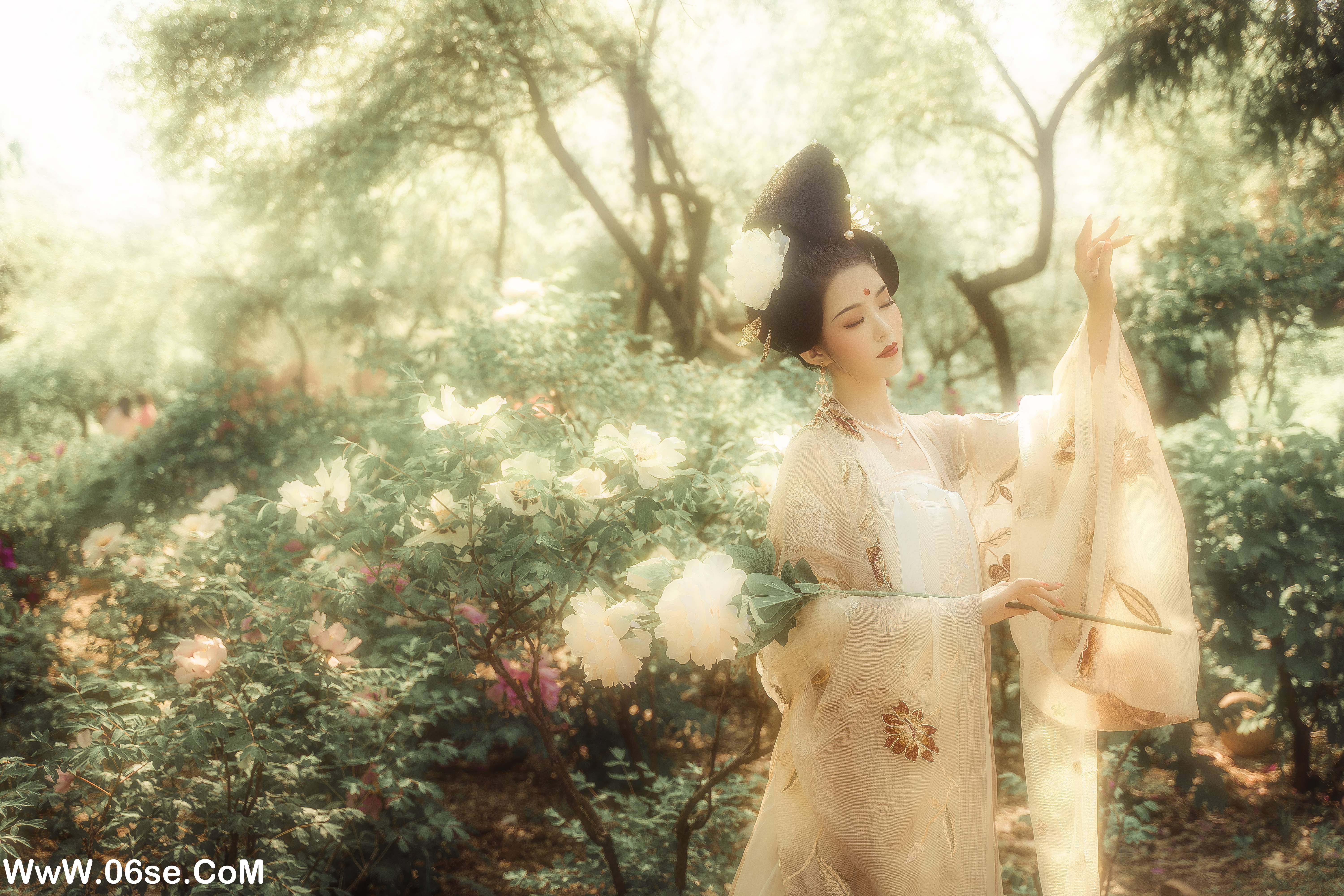 图片[14]-[YITUYU艺图语]2022.09.20 花想容 笔墨瞎伺候[34+1P／270MB]-六色网