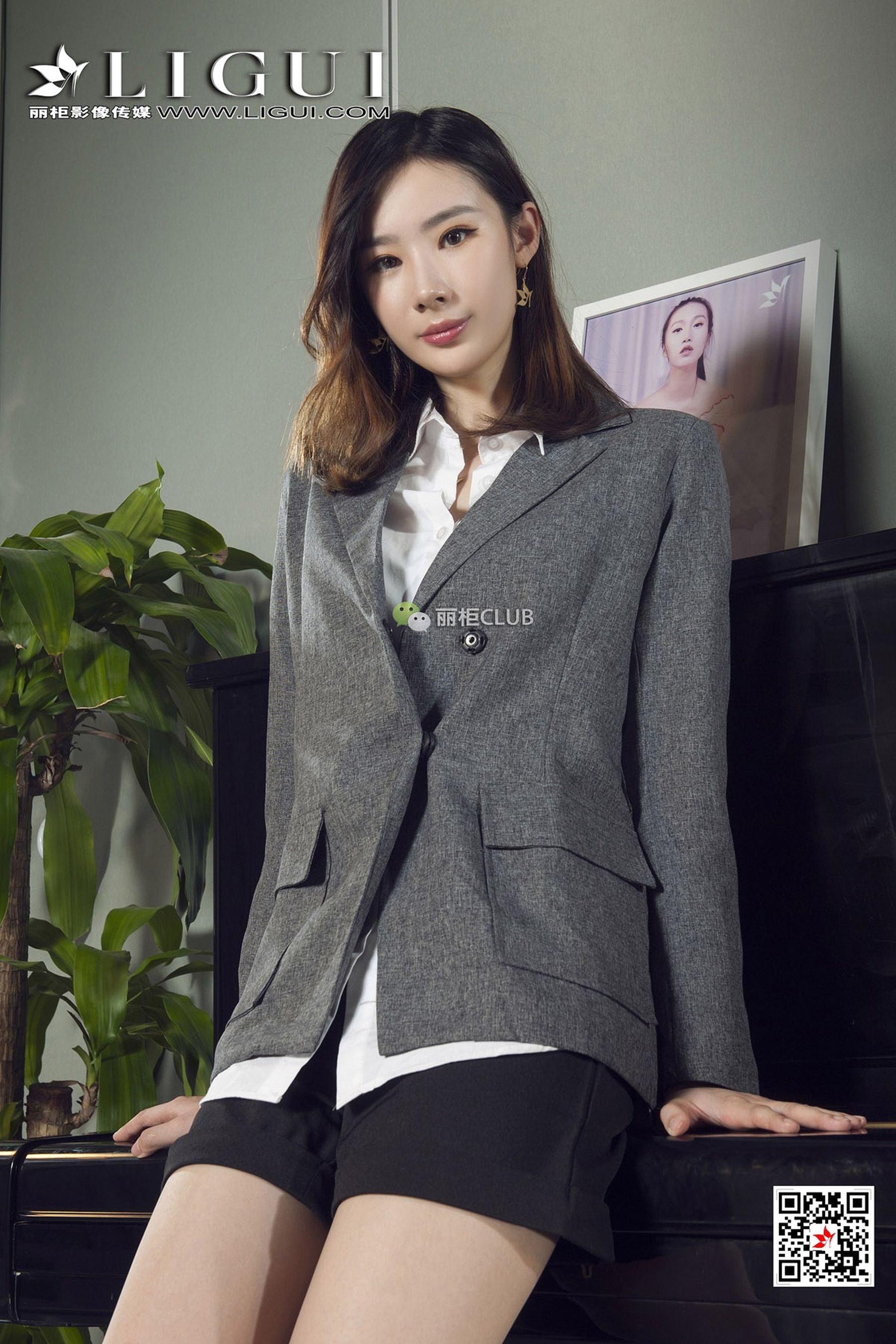Model_刘镗《办公室肉丝袜美腿丝足》_[丽柜Ligui]-写真图集共77P 8