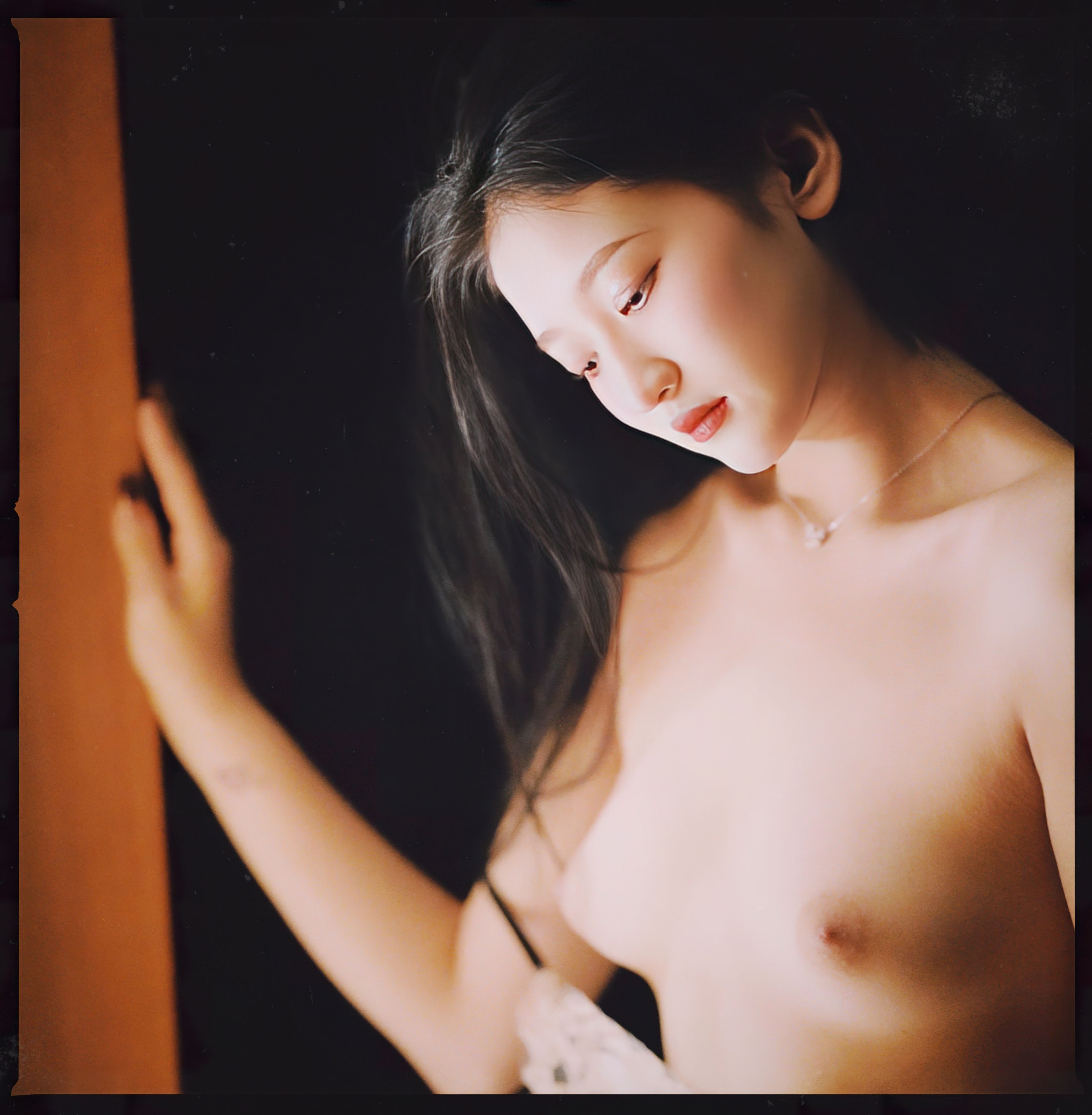 美女模特彤彤大尺度私房 12