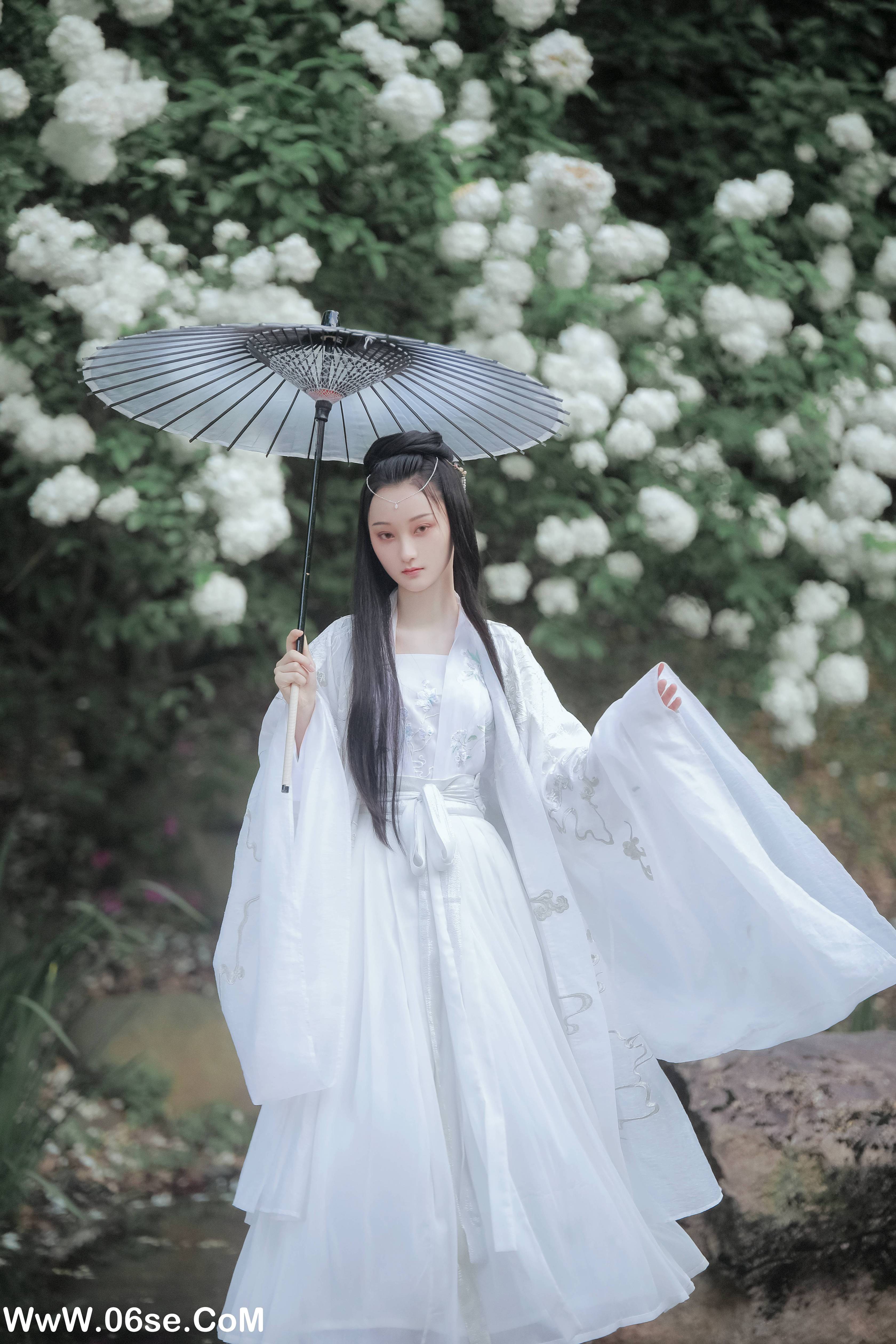 图片[10]-[YITUYU艺图语]2022.06.15 琼花并貌 云之是小狐狸吖[22P-495.57MB]-六色网