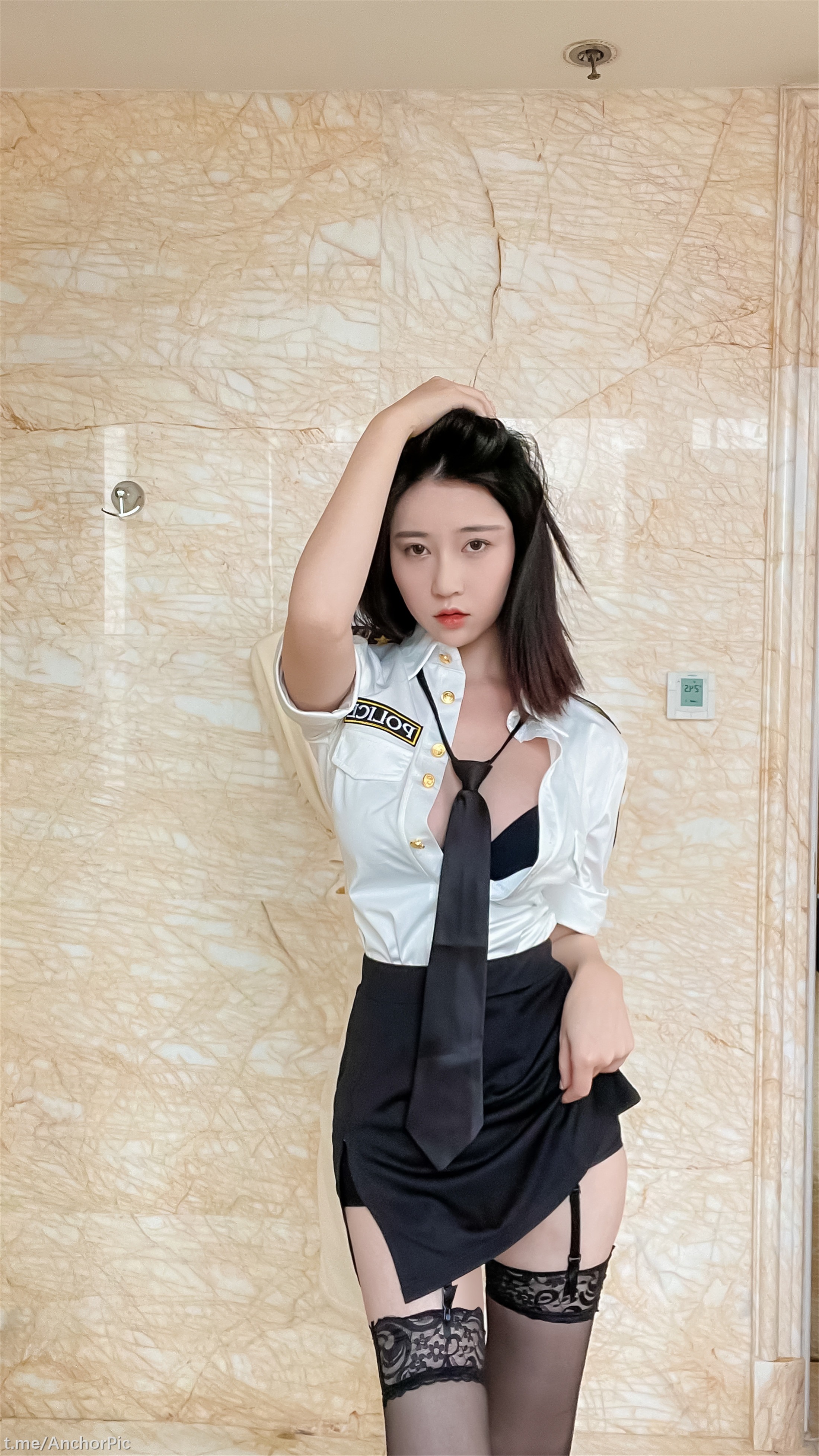 年年 - 涩女警 82P 44