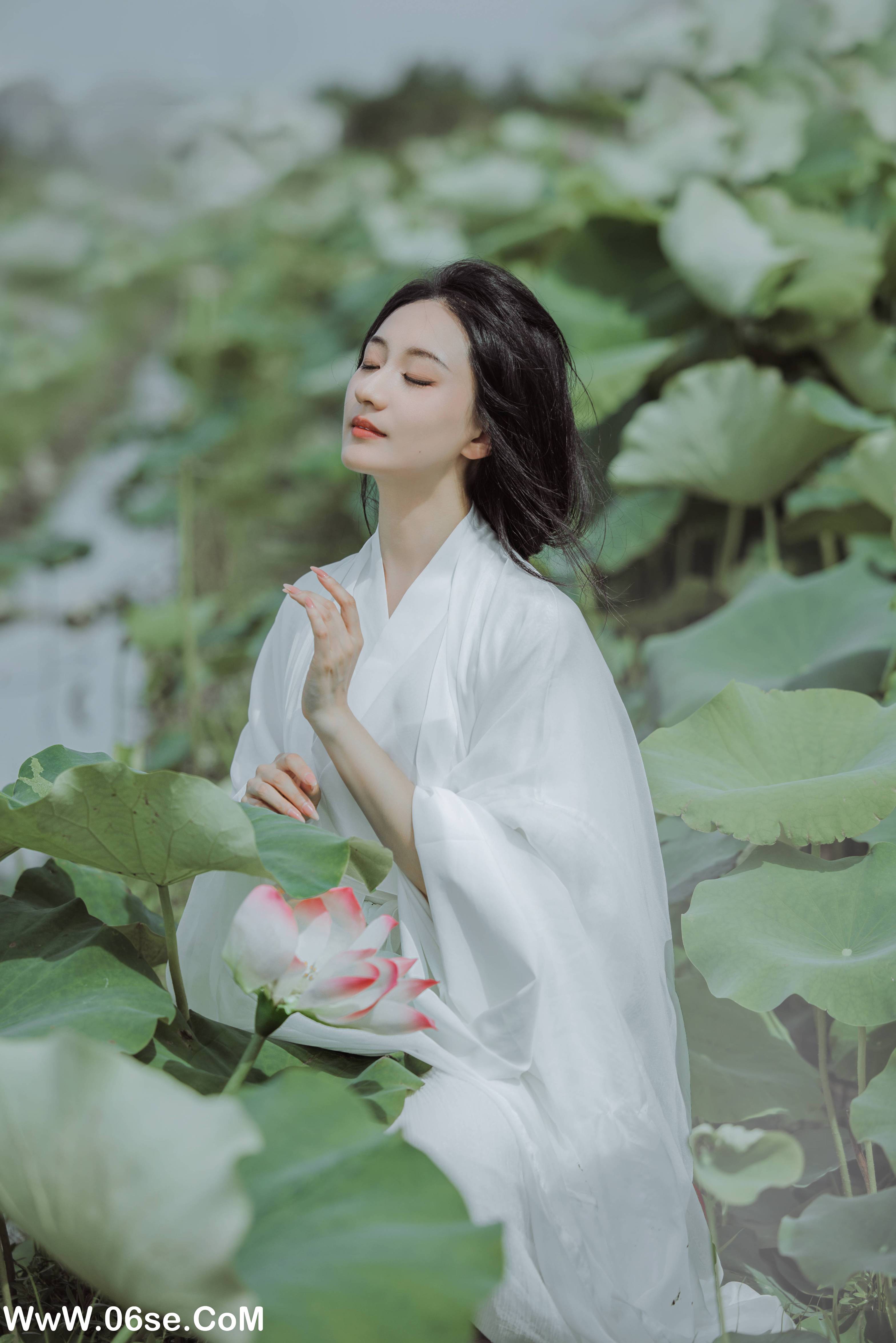 图片[9]-[YITUYU艺图语]2022.08.06 荷花 柒苡安[22+1P／249MB]-六色网