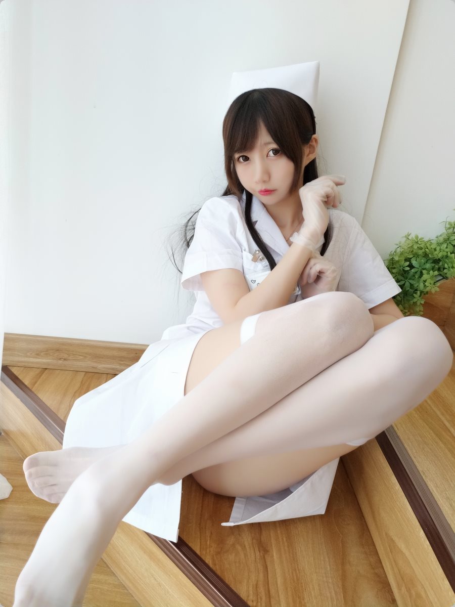 [Cos]魔物喵 - 白丝护士包[60P] 56