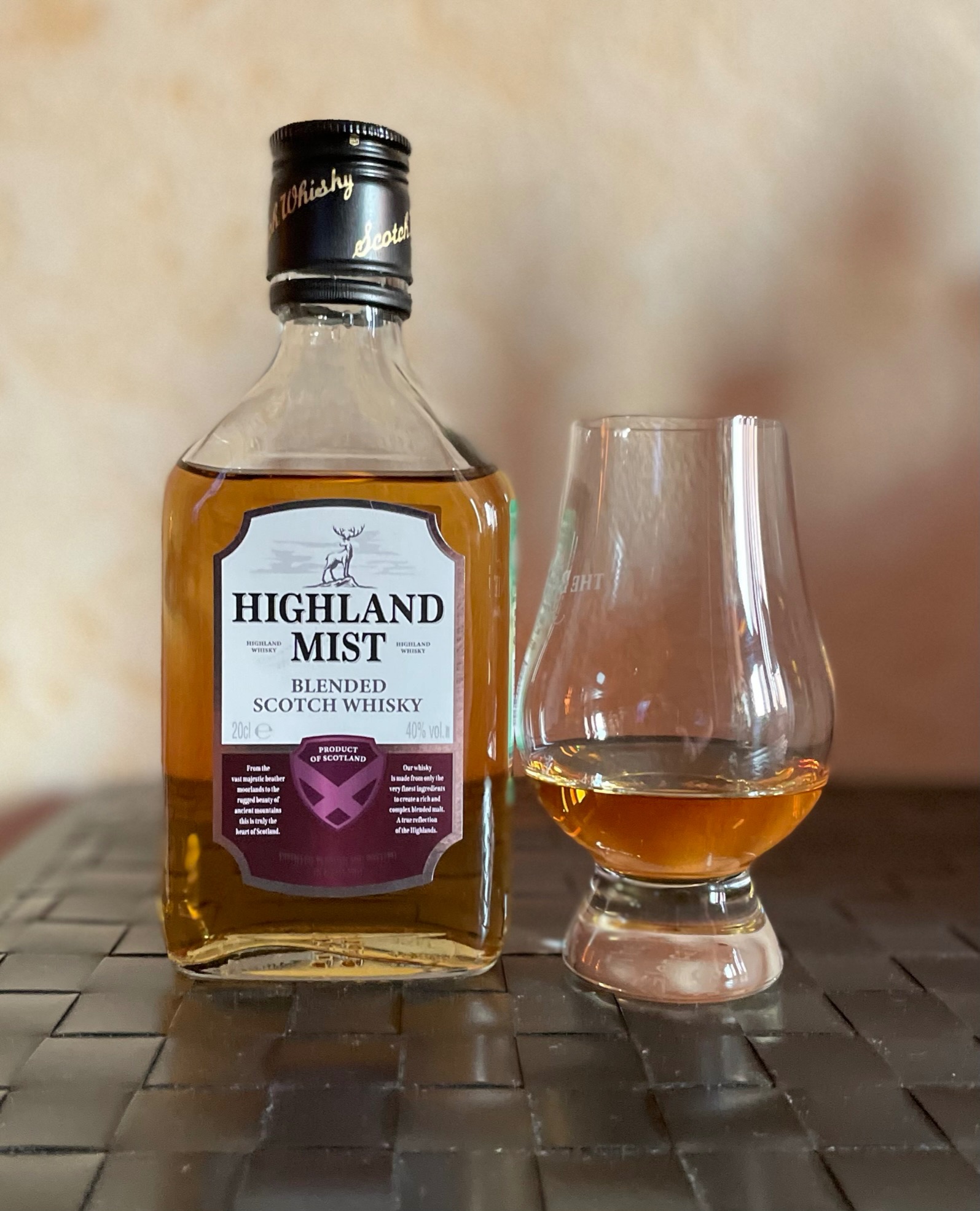 Хайленд мист. Хайленд мист виски. Highland Mist 7. Линейка виски Highland Mist. Виски высокогорный.