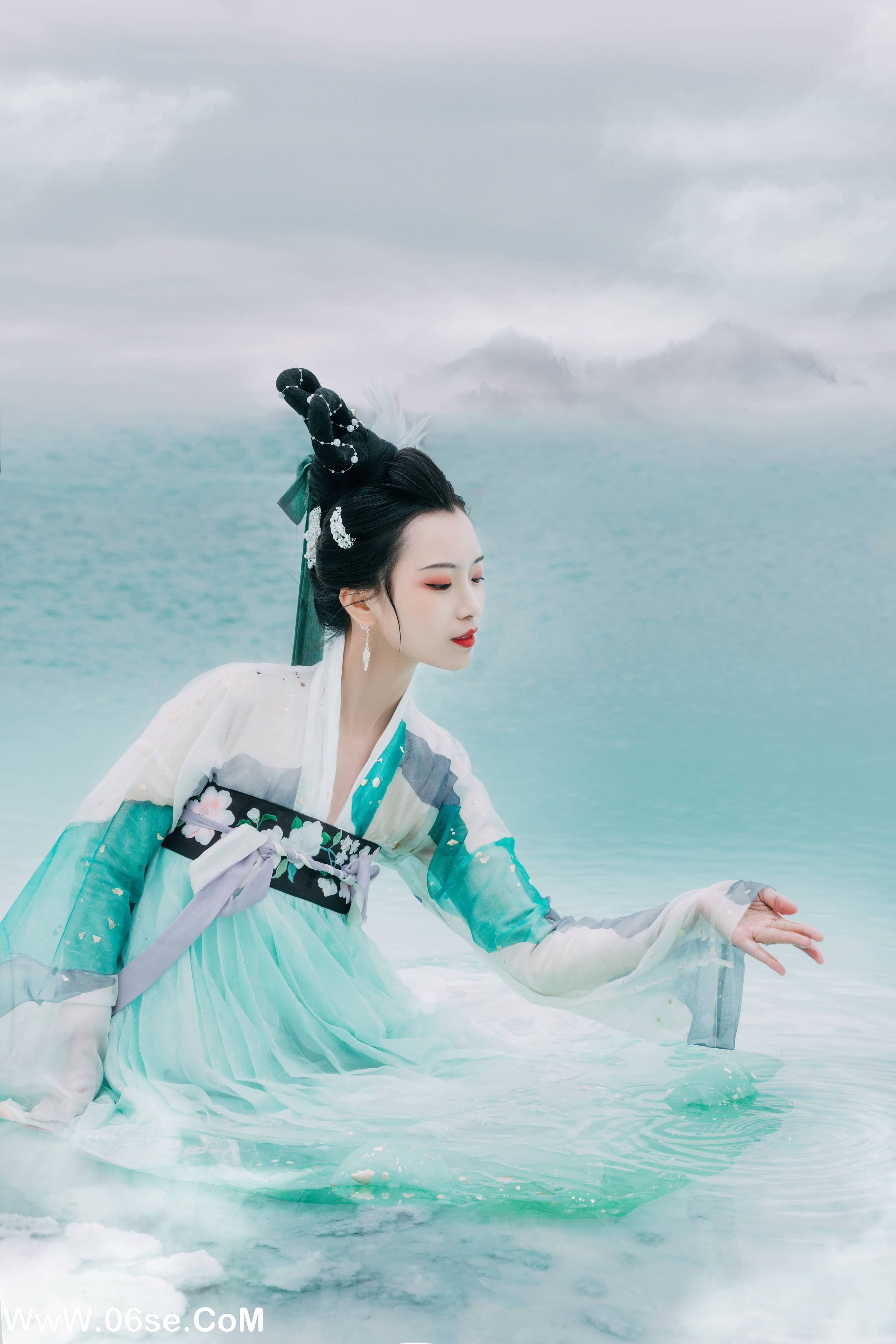 图片[13]-[YITUYU艺图语]2022.08.08 碧水间 公孙凭[21+1P／220MB]-六色网