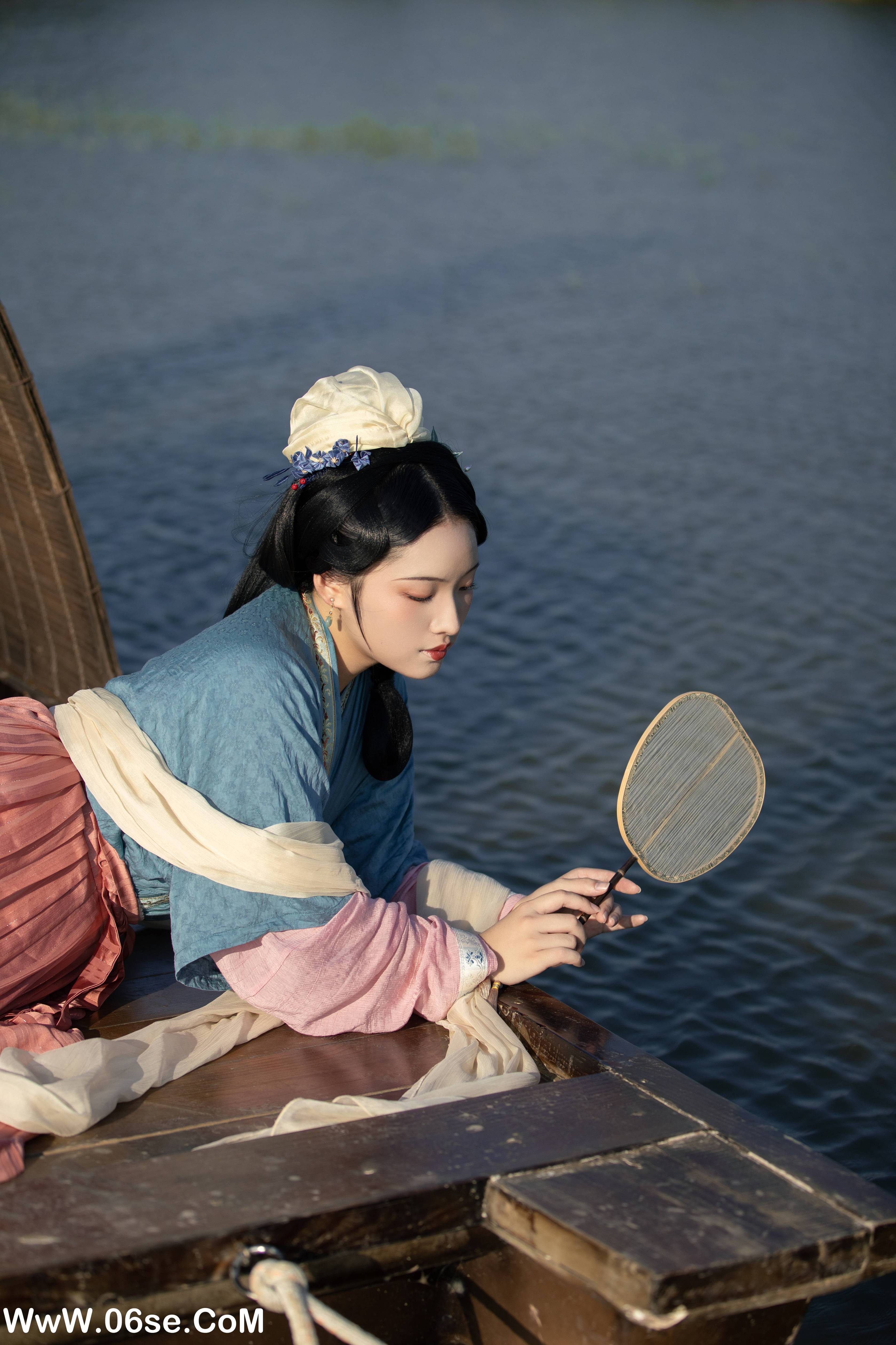 图片[16]-[YITUYU艺图语]2022.11.09 游湖 保卫萝卜的阿叽[35+1P／520MB]-六色网