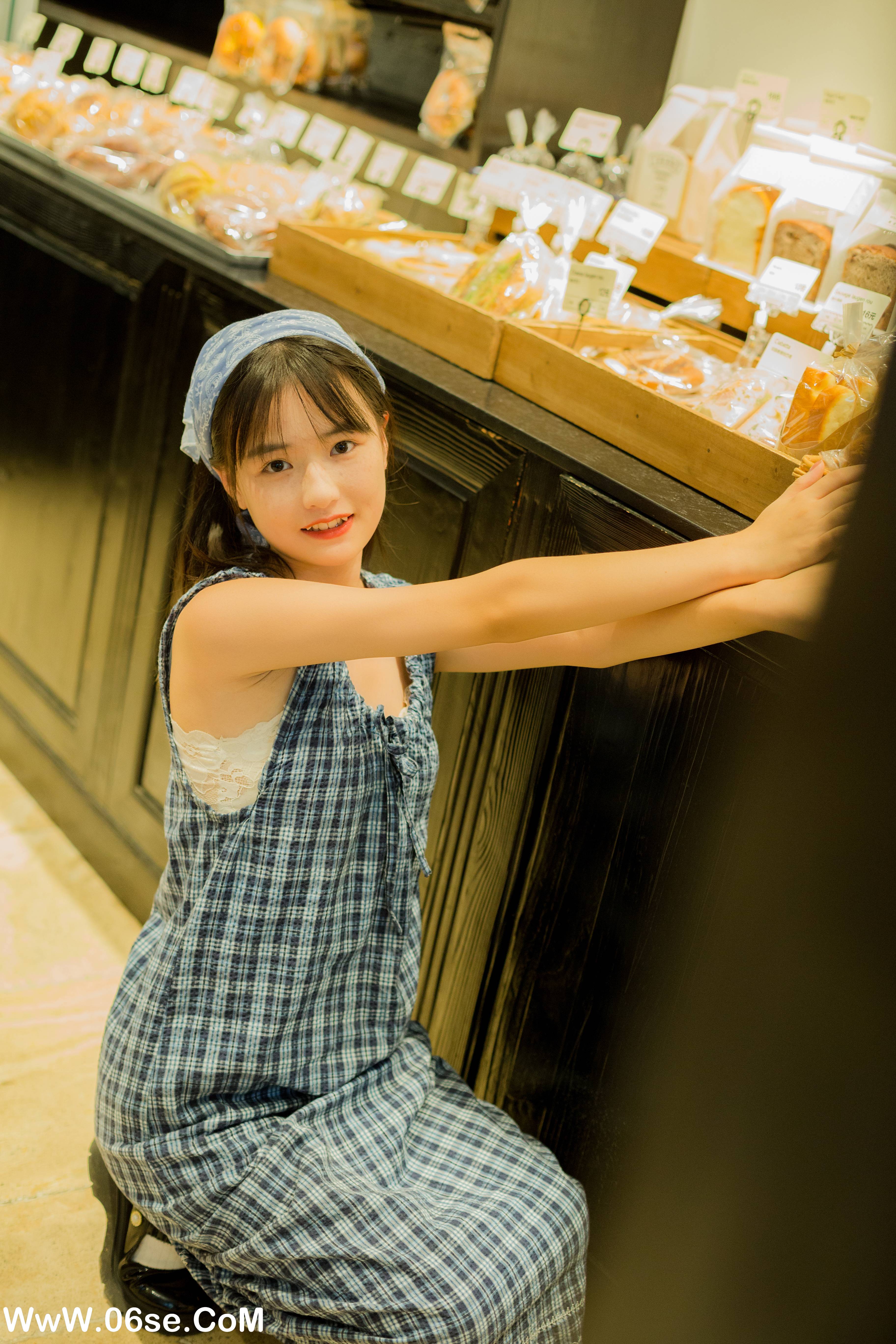 图片[20]-[YITUYU艺图语]2022.10.17 面包店打工日 小怡妹妹cute[33+1P／433MB]-六色网