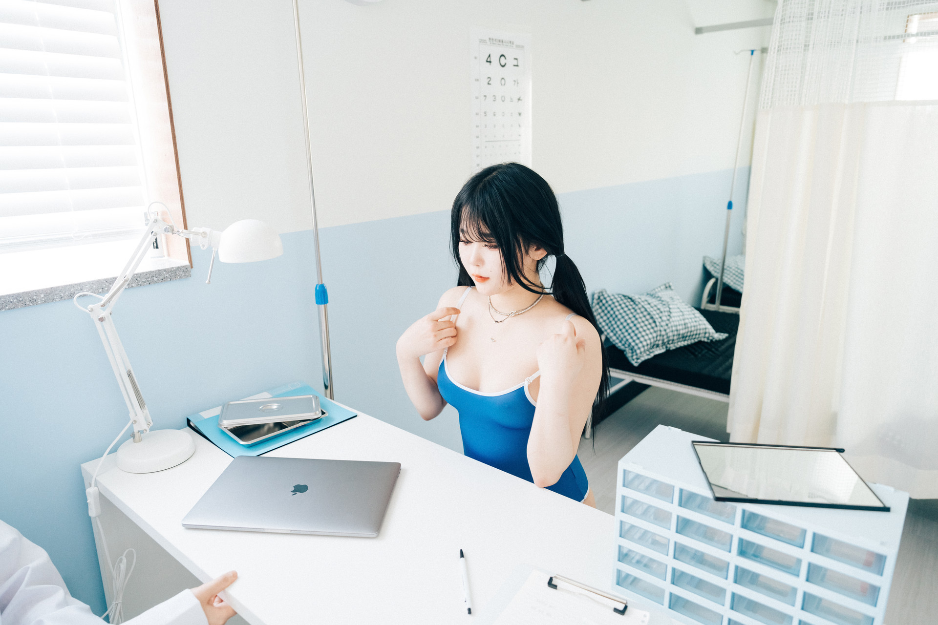 Sonson 손손, ZIA.Kwon 권지아, [Loozy] Bitch Academy Set.02 4