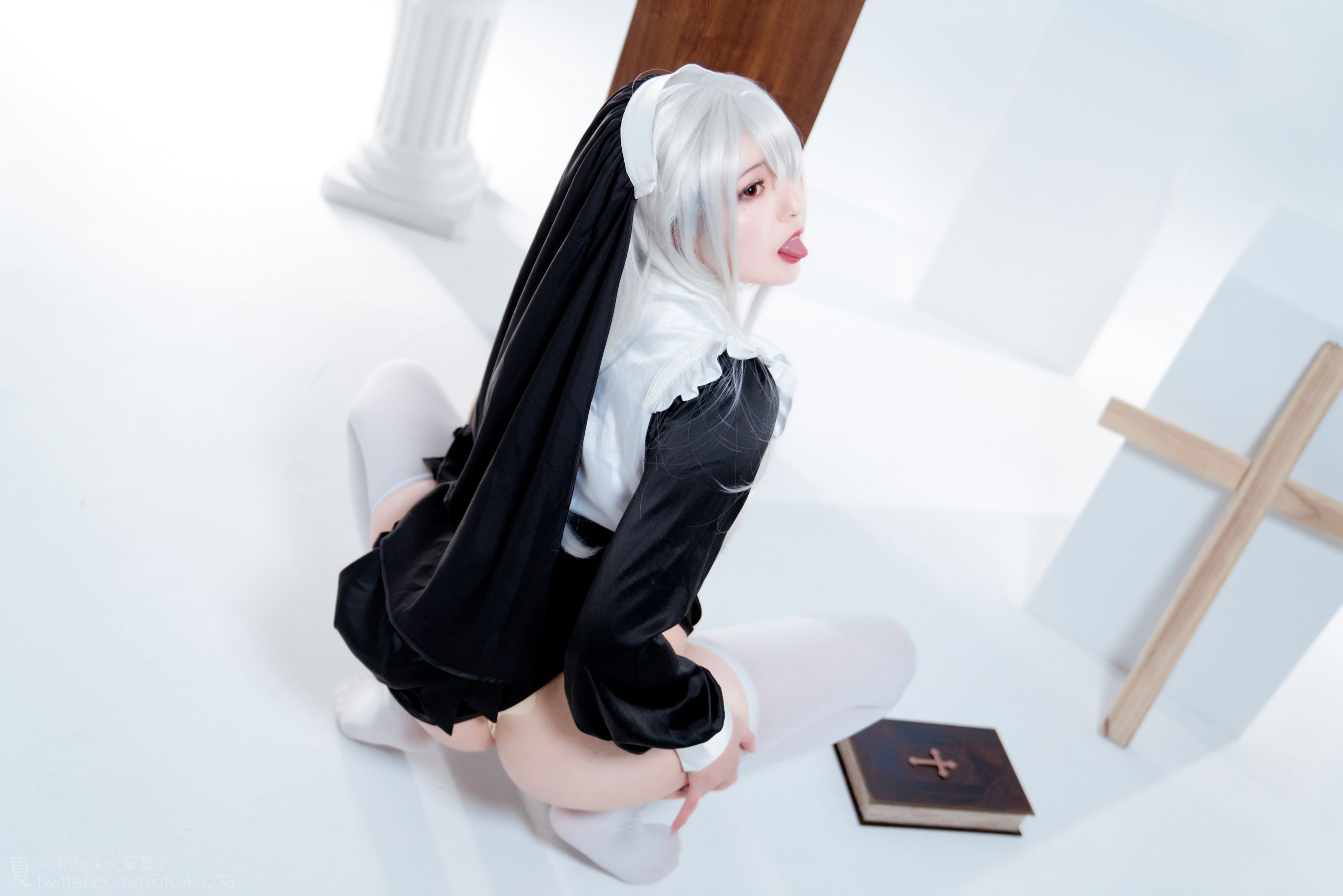 Natsuko夏夏子 私房11【Natsuko】Behind the Aura 反差修女 40p＋2分钟MV 4