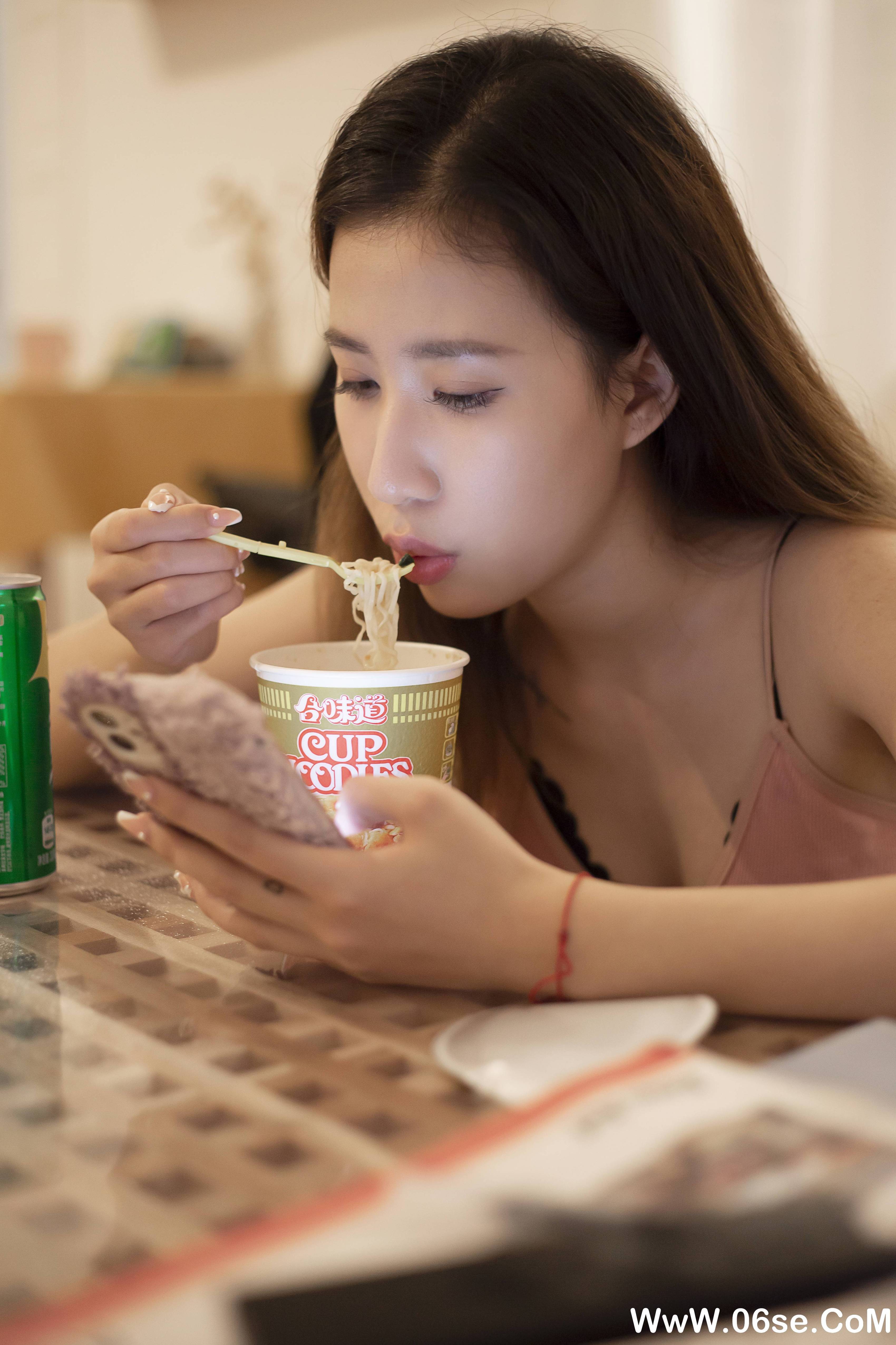 图片[3]-[YITUYU艺图语]2021.07.14 下班回家 Jenny[36+1P／437MB]-六色网