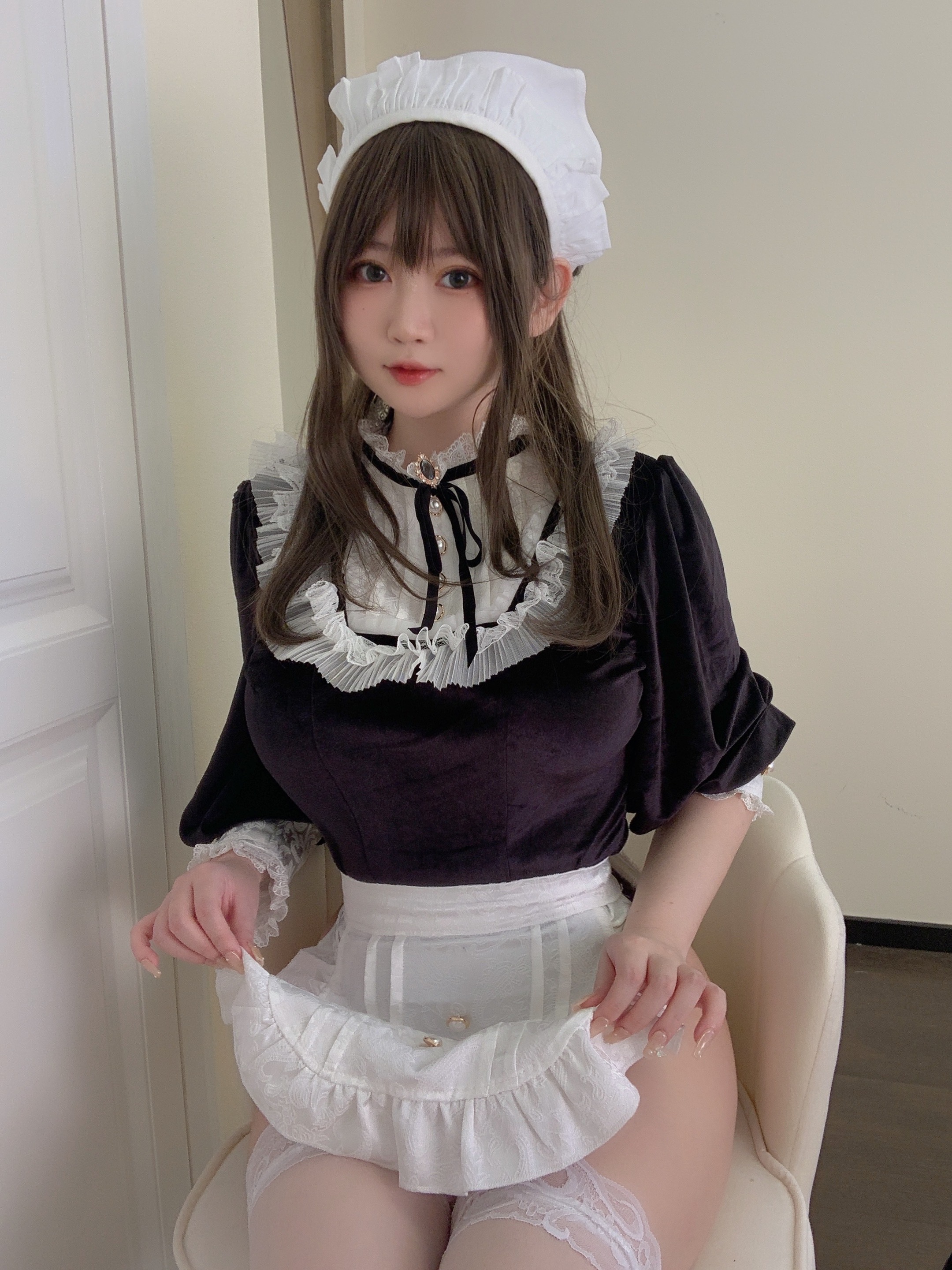 是依酱呀 - NO.49 女仆馆长 [50P5V-225MB] 10