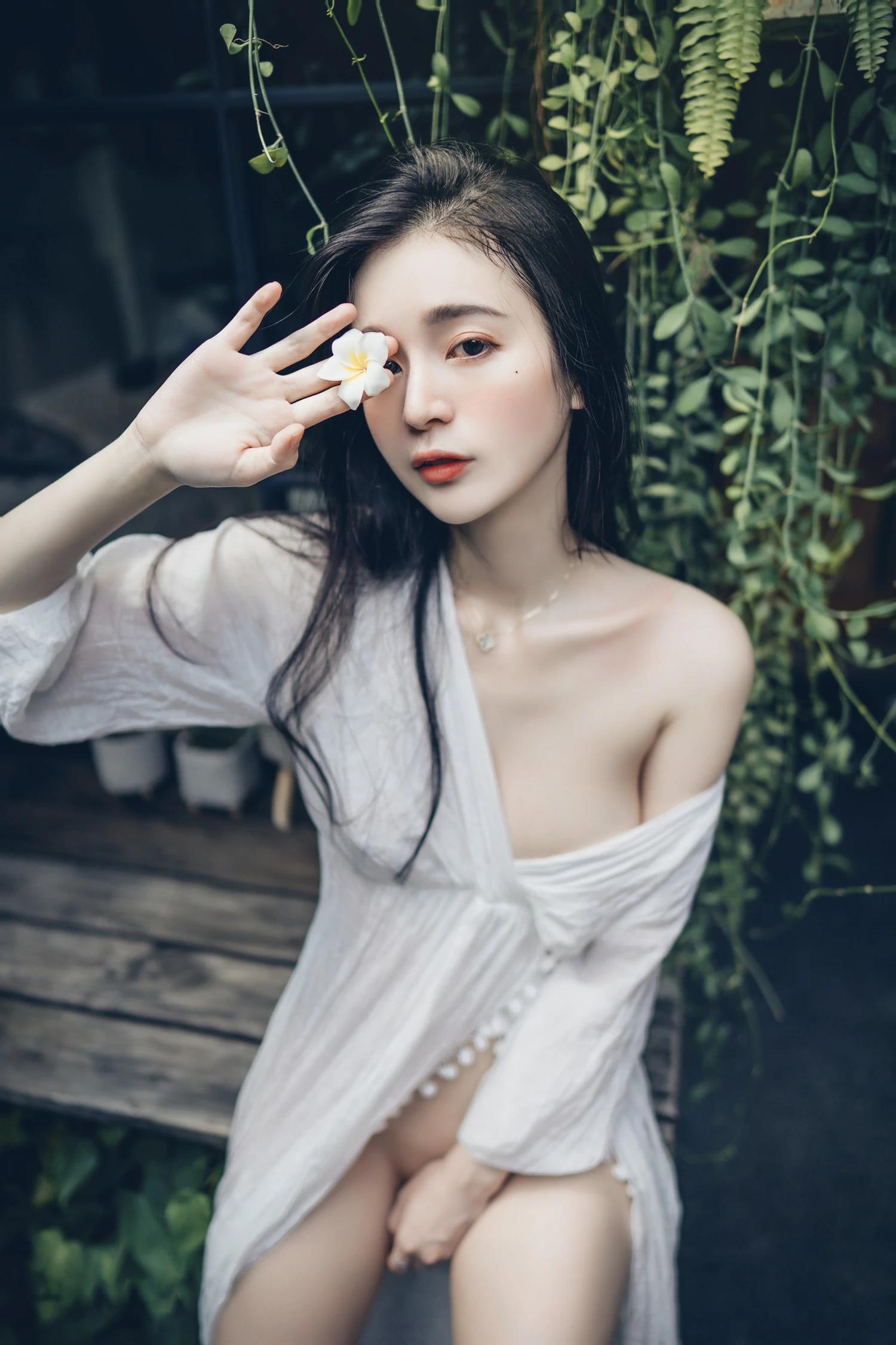 仙仙辰生日最大尺度呈現?實體寫真電子版限定尺度?內容超級豐富 用心 Vol.02 32