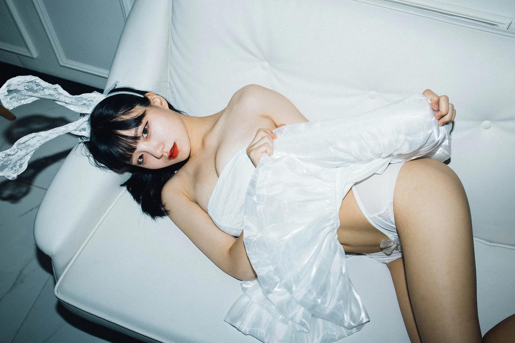 Jeong Jenny 정제니, [Moon Night Snap] The First Set.02 14