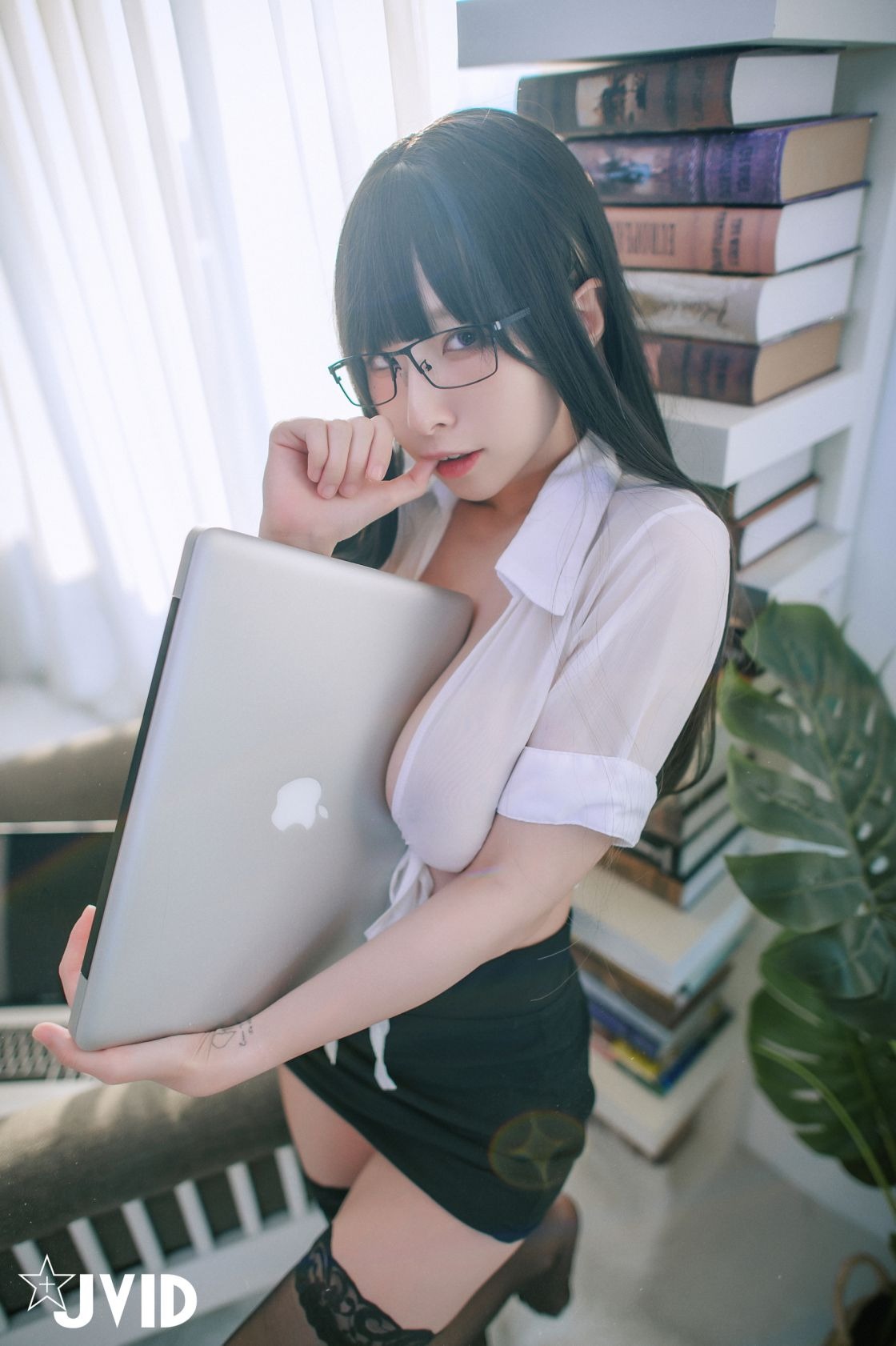 [JVID]黎菲儿 色色的、能幹的超巨乳女同事 23