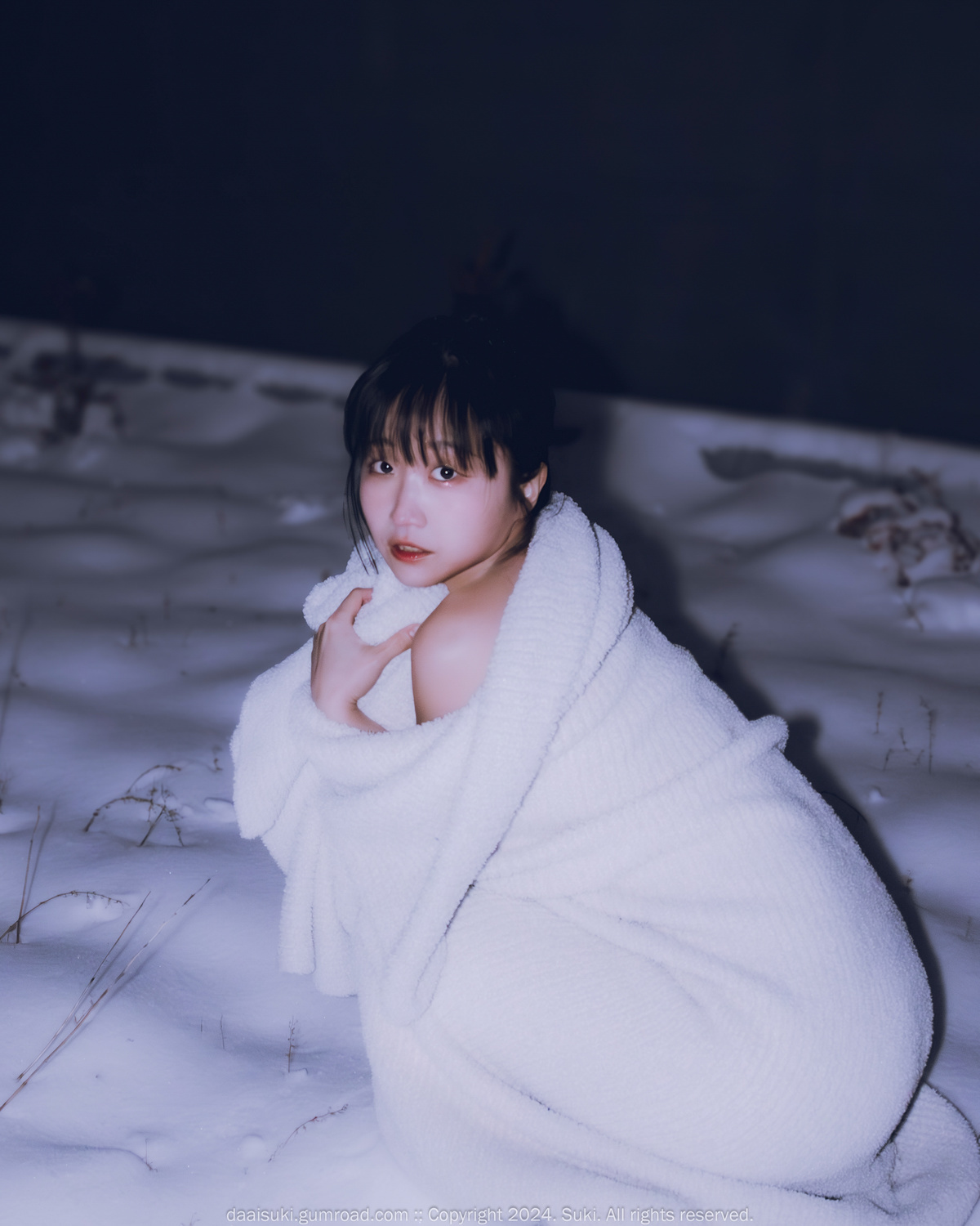 Suki 숙희, Photobook “Snowy Night” Set.01 4