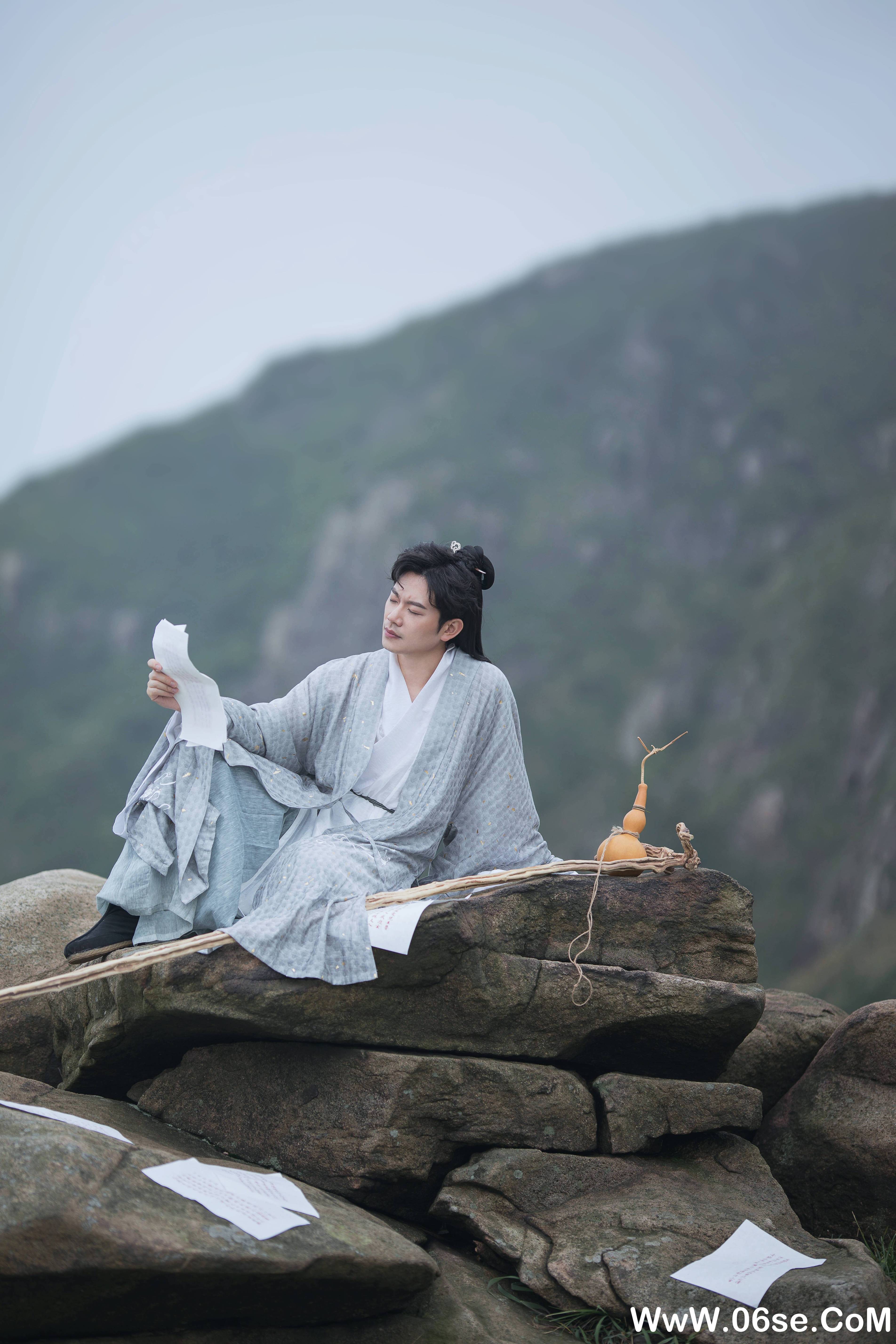 图片[4]-[YITUYU艺图语]2021.09.16 有所思 五色石南叶[28+1P／266MB]-六色网
