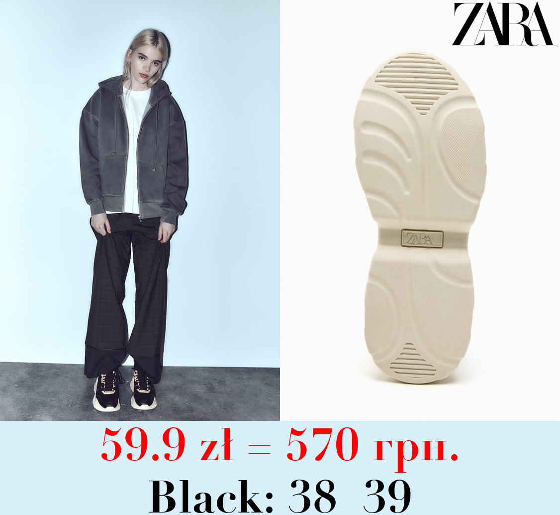 CONTRAST RUNNING TRAINERS