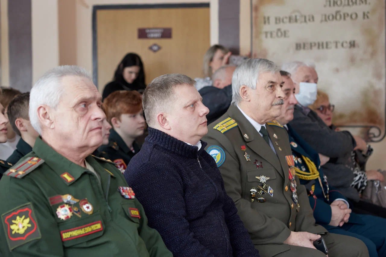 Афганцы курск. Форма афганцев. 15 Февраля день вывода войск из Афганистана. День афганца. Мероприятие про Афганистан в школе.