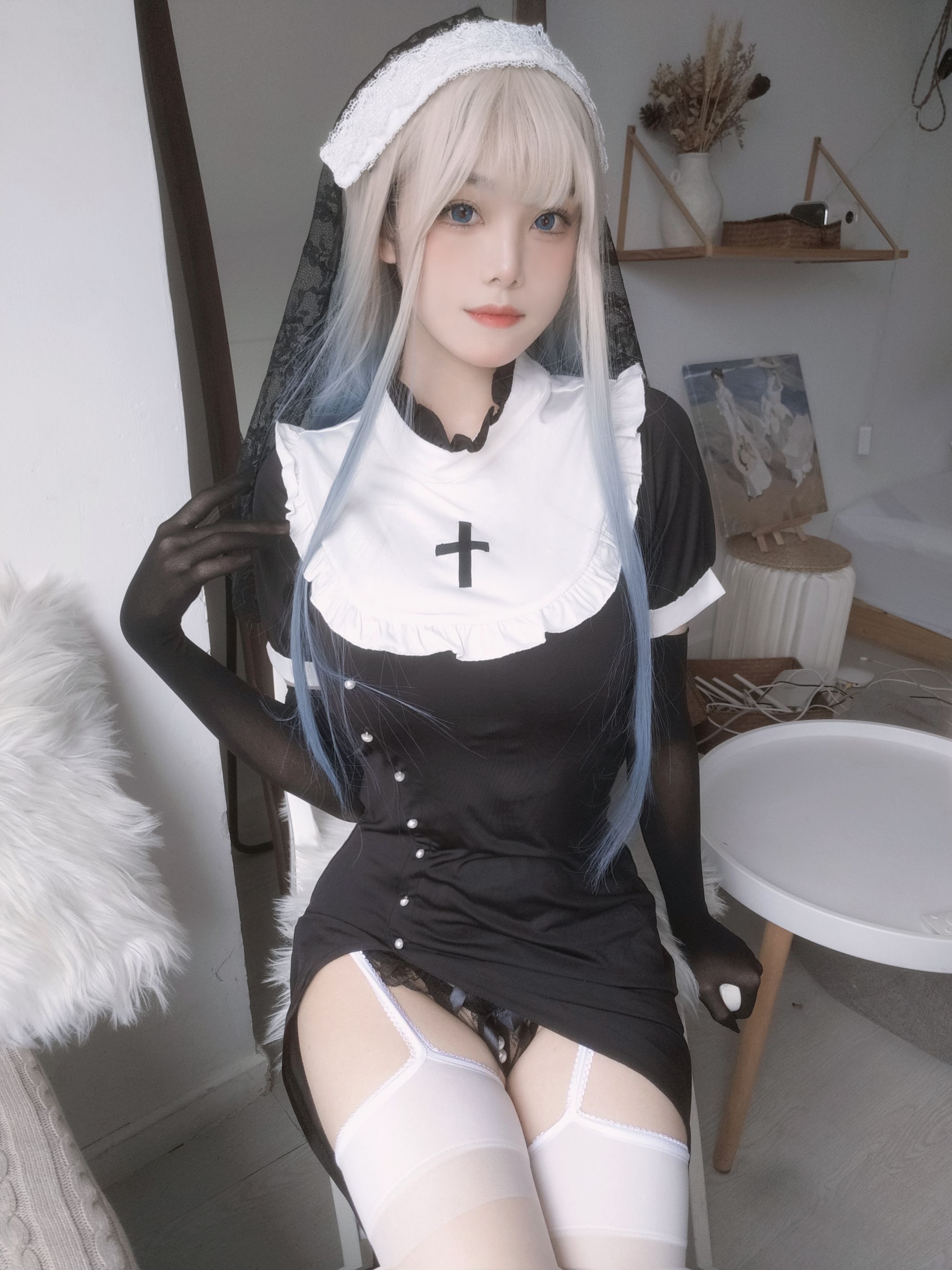 蜜汁猫裘 - 修女自拍 [35P6V-829MB] 27