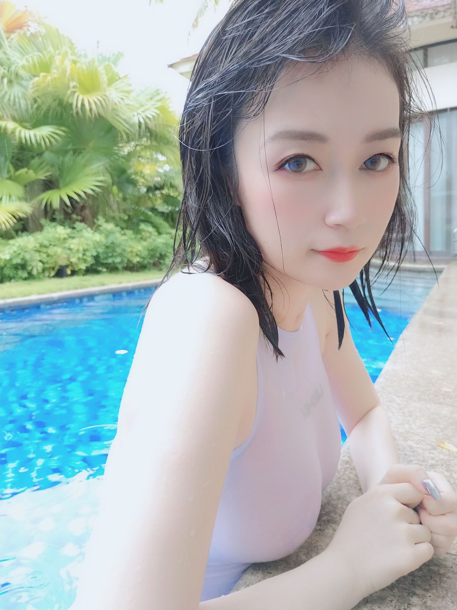 白银81-白色竞泳 [83P2V] 28