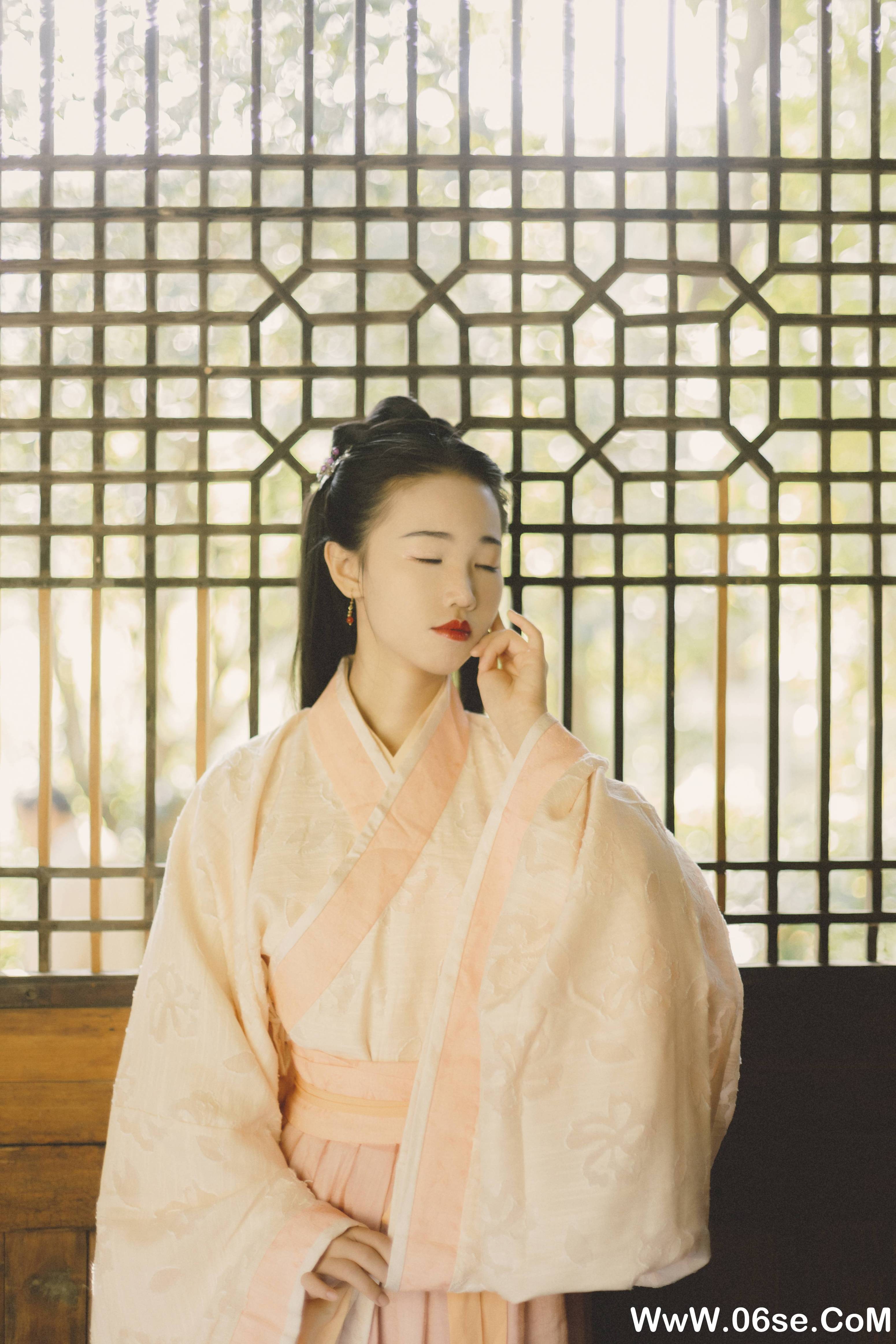 图片[20]-[YITUYU艺图语]2021.12.30 不知心恨谁 啊琰[34+1P／331MB]-六色网