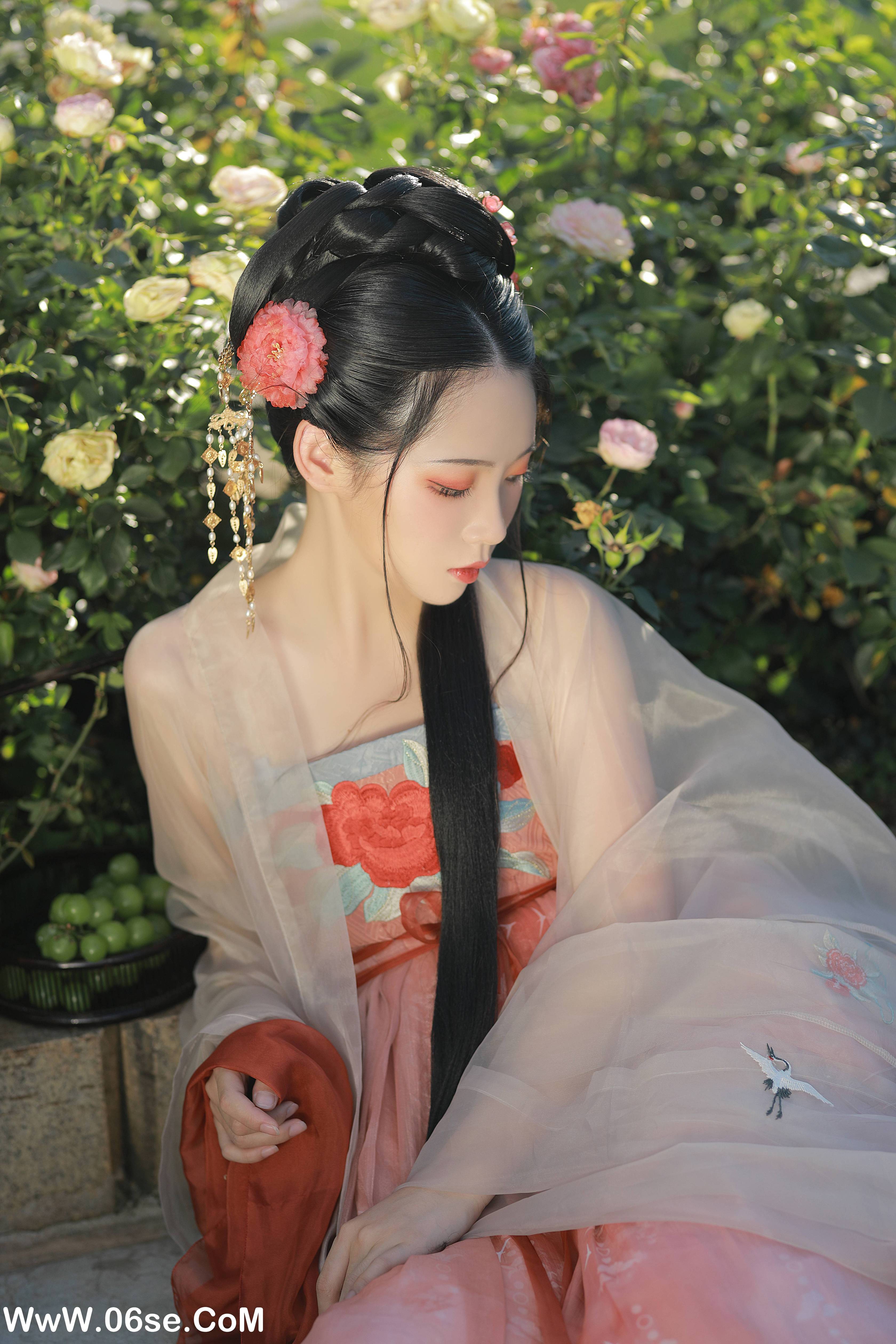 图片[28]-[YITUYU艺图语]2022.09.06 美人迈兮音尘阙 落花人独立[33+1P／662MB]-六色网