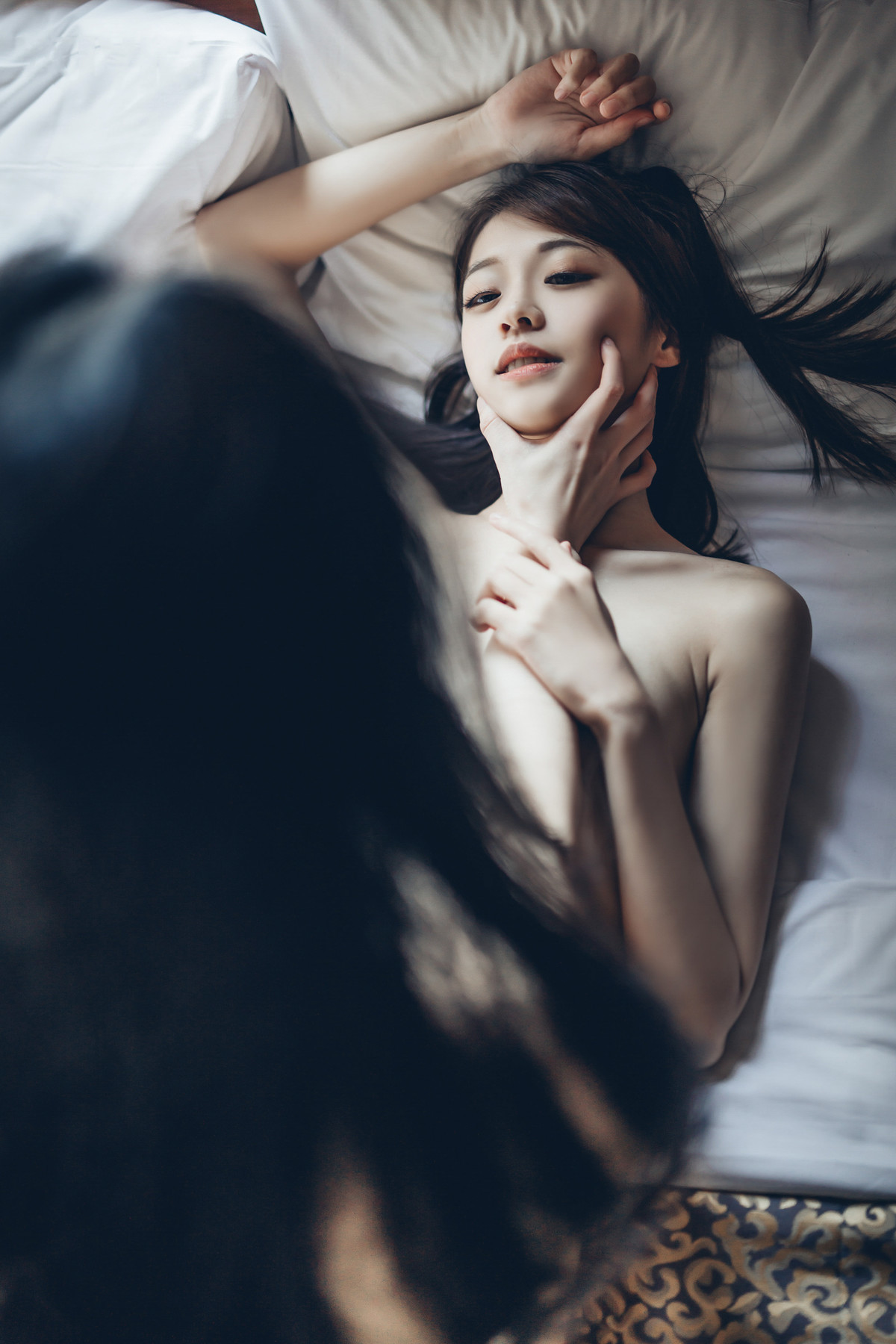 我的大小女友❤️ 妍妍+辰辰 ?情人節帶兩位女友開房間 超超透上衣 透明內褲 吸奶 揉胸 舌吻 局部特寫 Vol.01 89