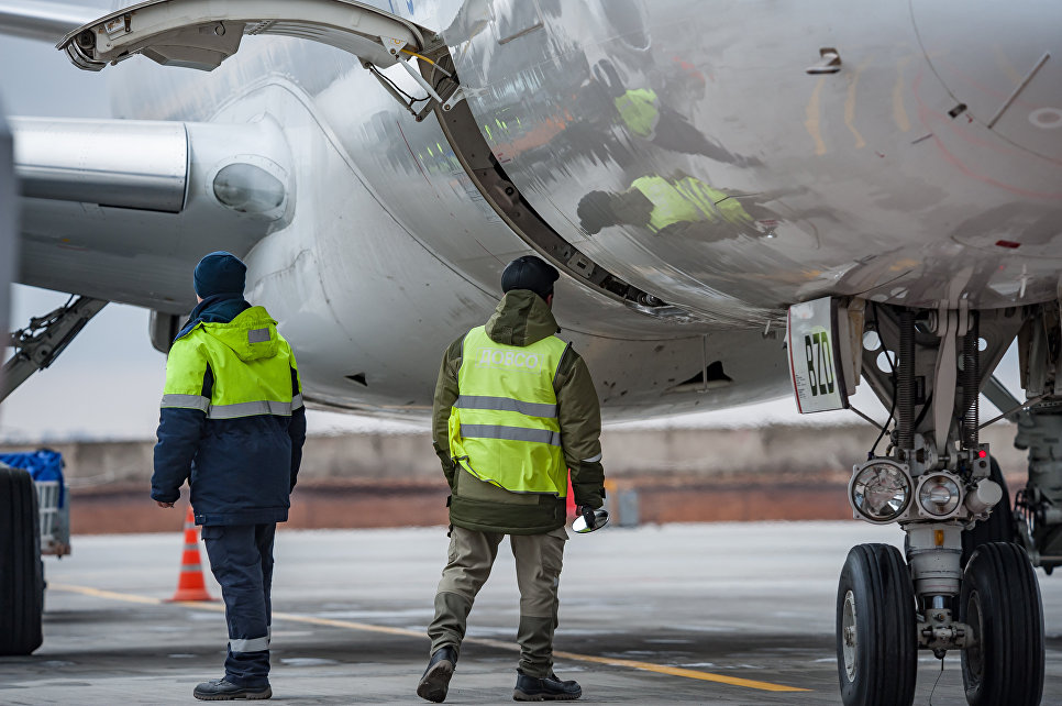 Инспектор перронного контроля Пулково. Досмотр воздушных судов. Охрана воздушных судов. Досмотр воздушного судна в аэропорту.