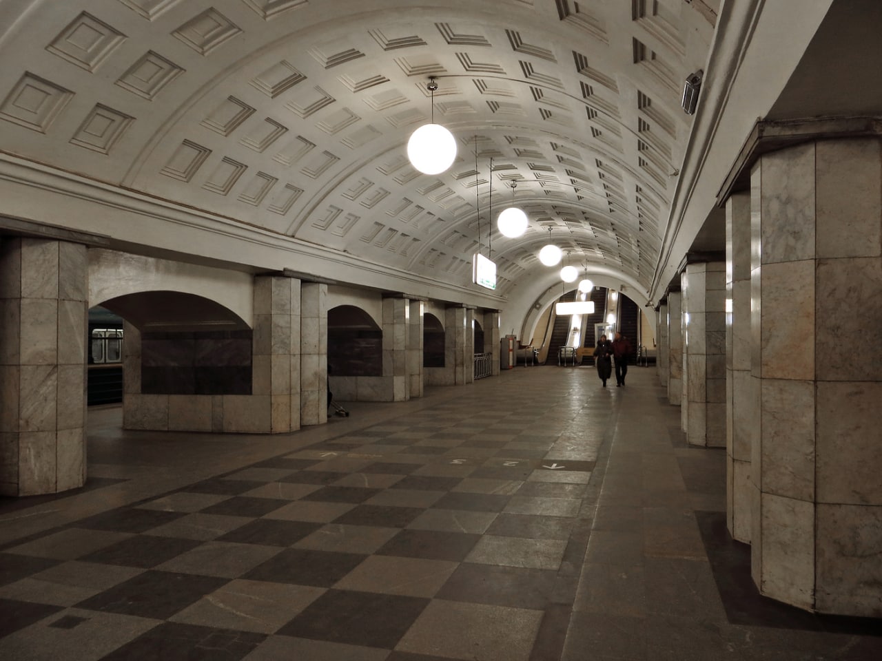 метро охотный ряд в москве