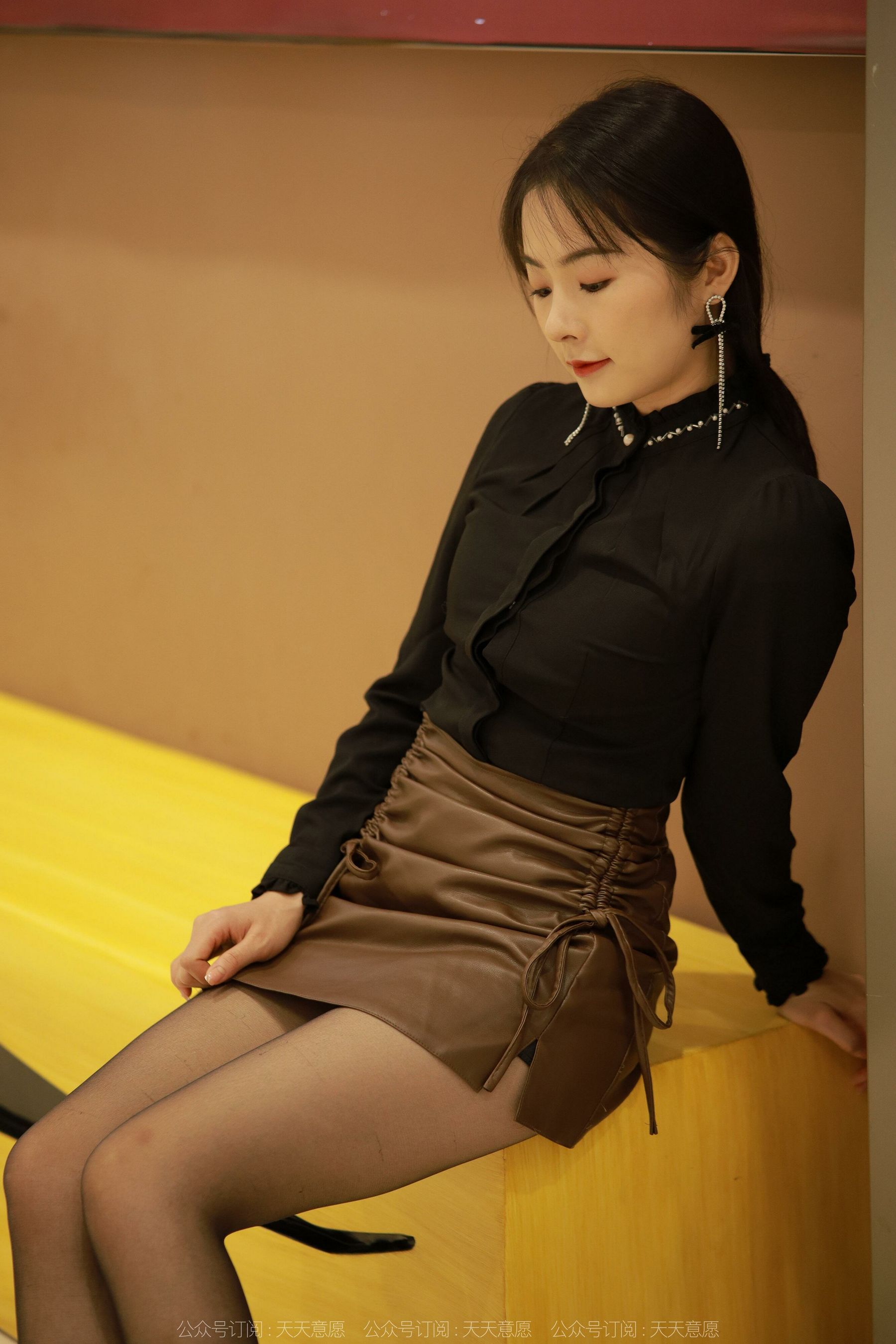 [异思趣向IESS]_模特：小金_《黑丝逛街》-写真图集共83P 7