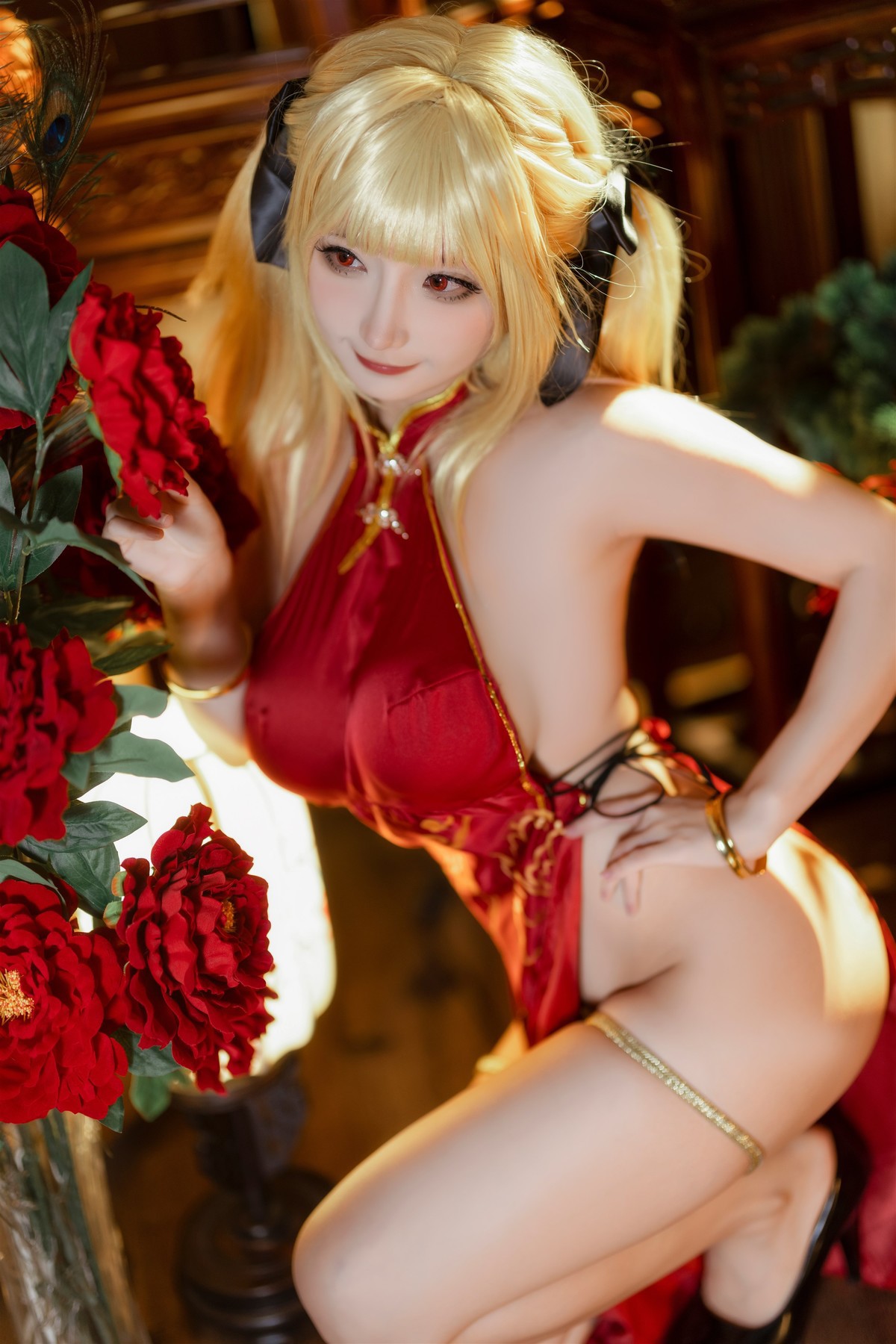 Cosplay 是三不是世w 佣兵金发旗袍 32