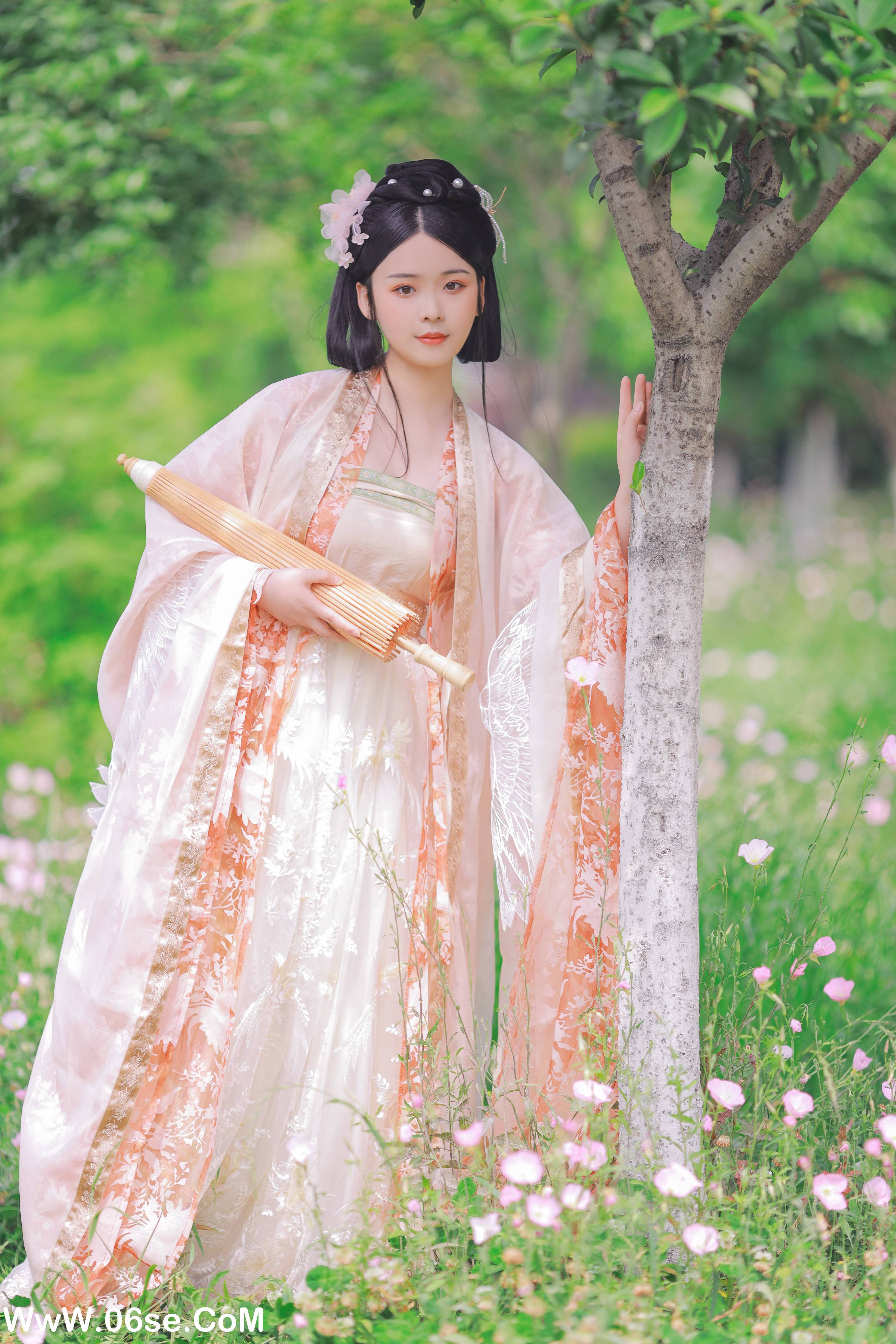 图片[14]-[YITUYU艺图语]2022.08.17 春有约 花不误 蘑菇任性鬼[19+1P／165MB]-六色网
