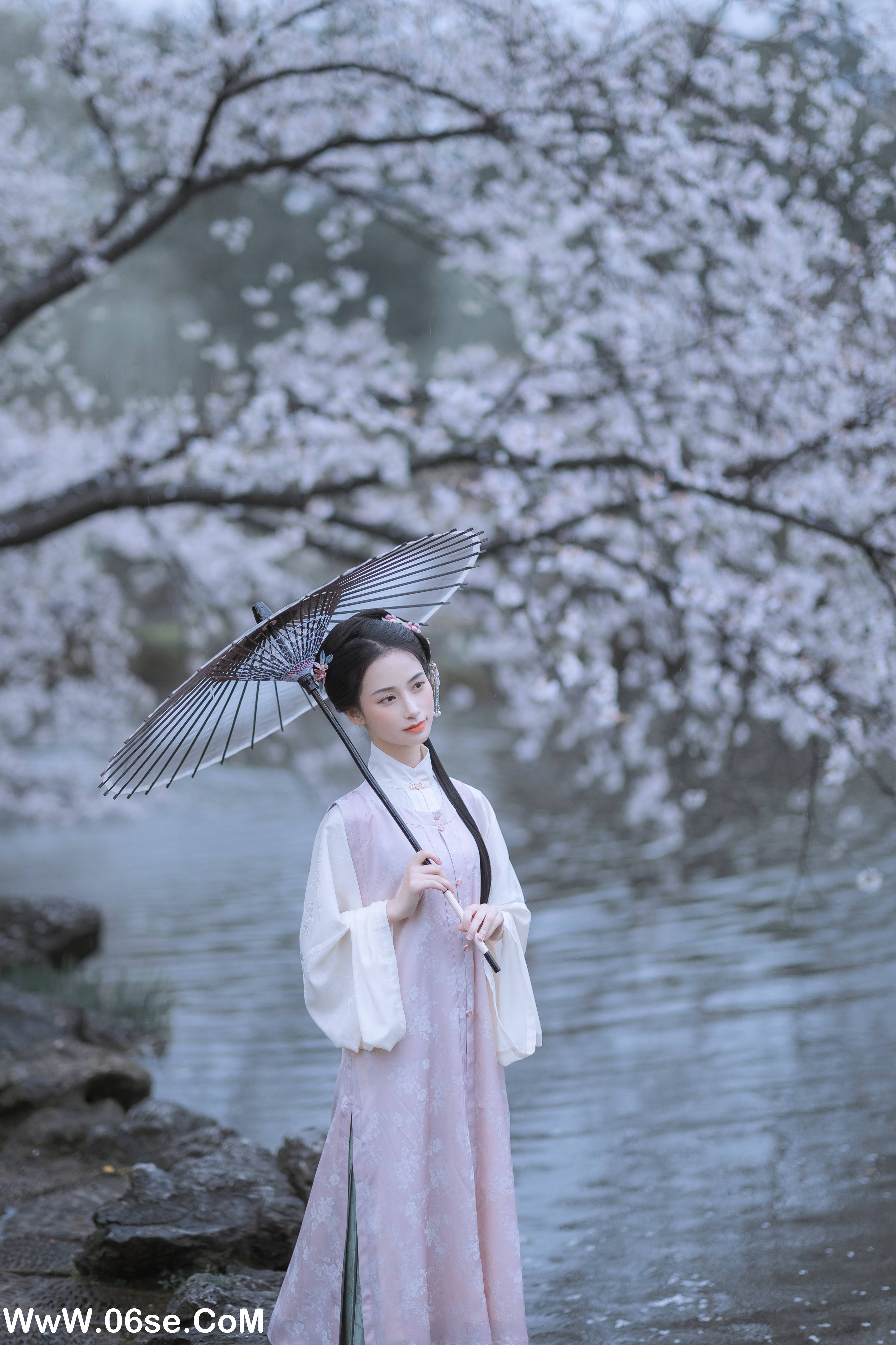 图片[3]-[YITUYU艺图语]2022.05.25 雨樱花 眸小妖[46P-454.3MB]-六色网