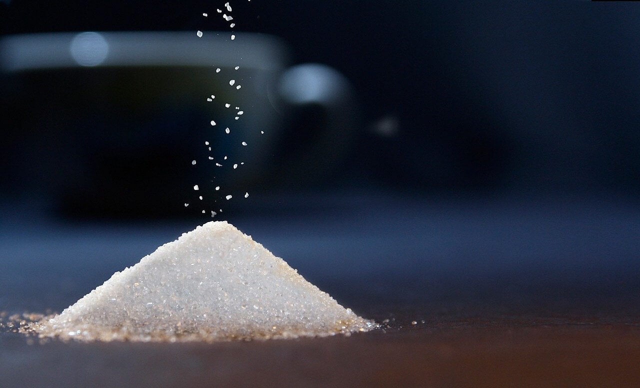 Правительству предложили ввести минимальные цены на сахар