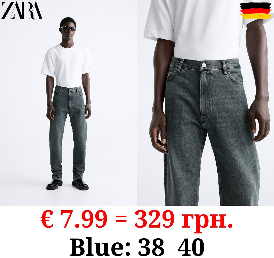 HIGH-WAIST STRAIGHT JEANS