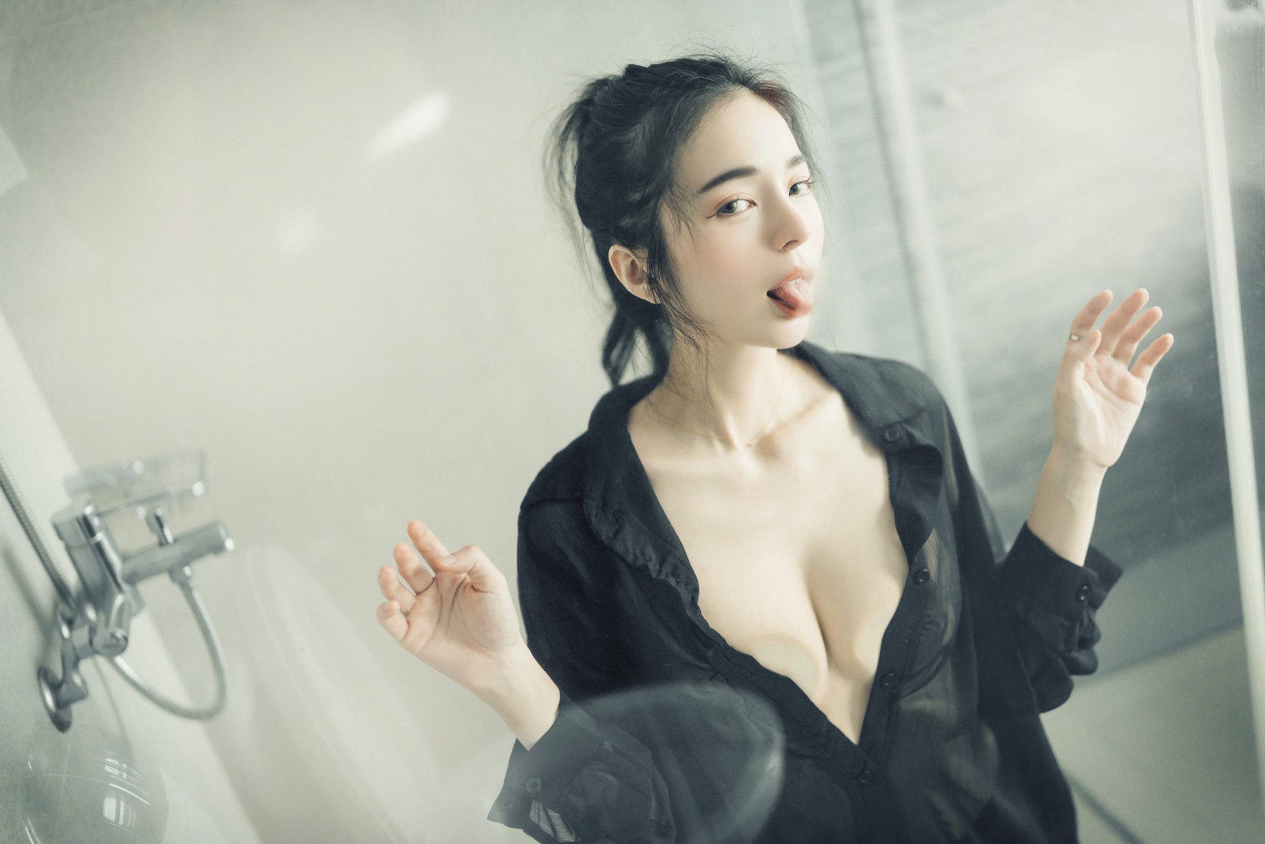 JVID精品 🔞仙仙辰 透明罩衫 透明駱駝蹄內褲 濕潤黑絲 我的女友 這次有點色😈有點甜 Set.02 18