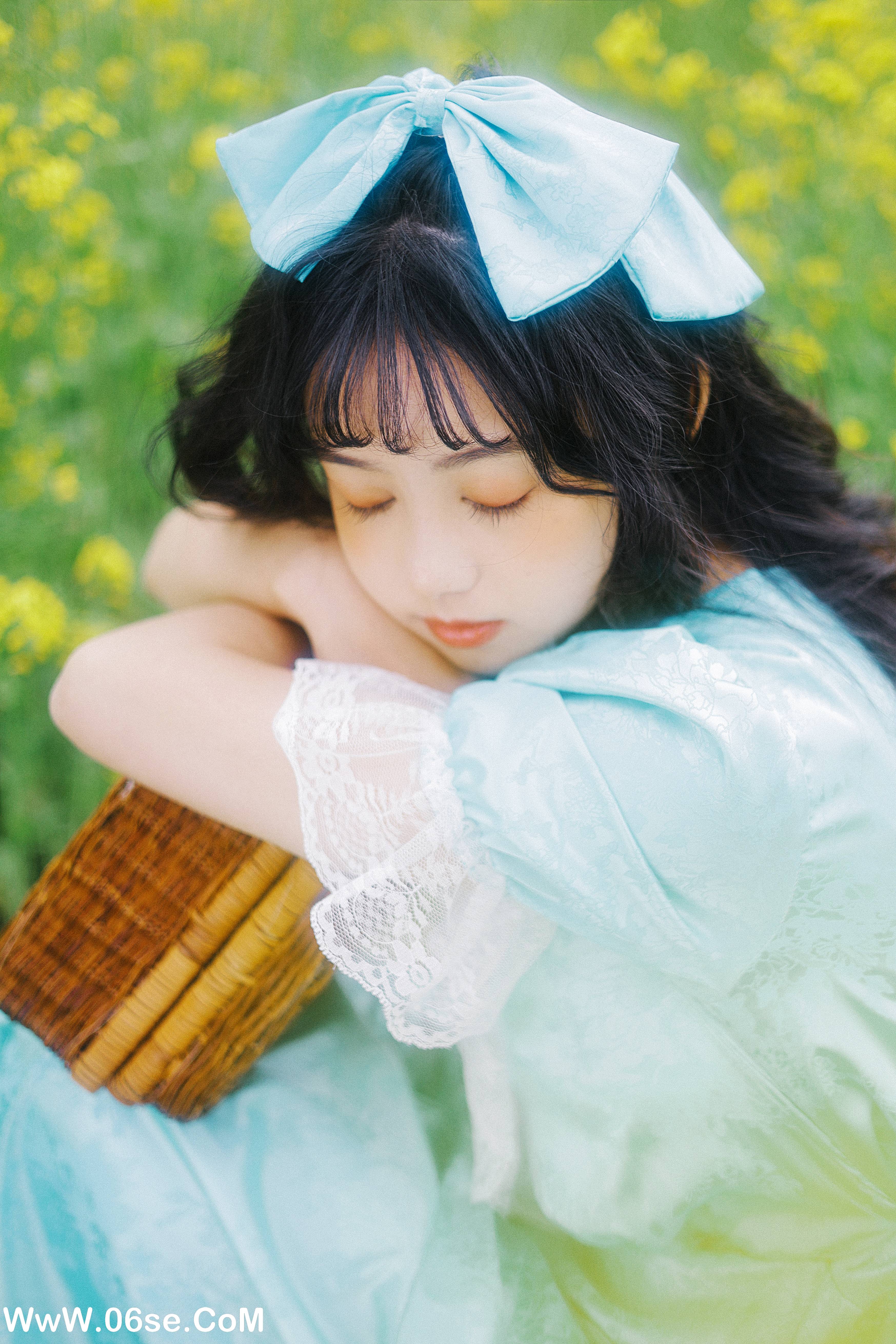图片[22]-[YITUYU艺图语]2022.05.26 黄色花海 芊芊[24P-263.85MB]-六色网