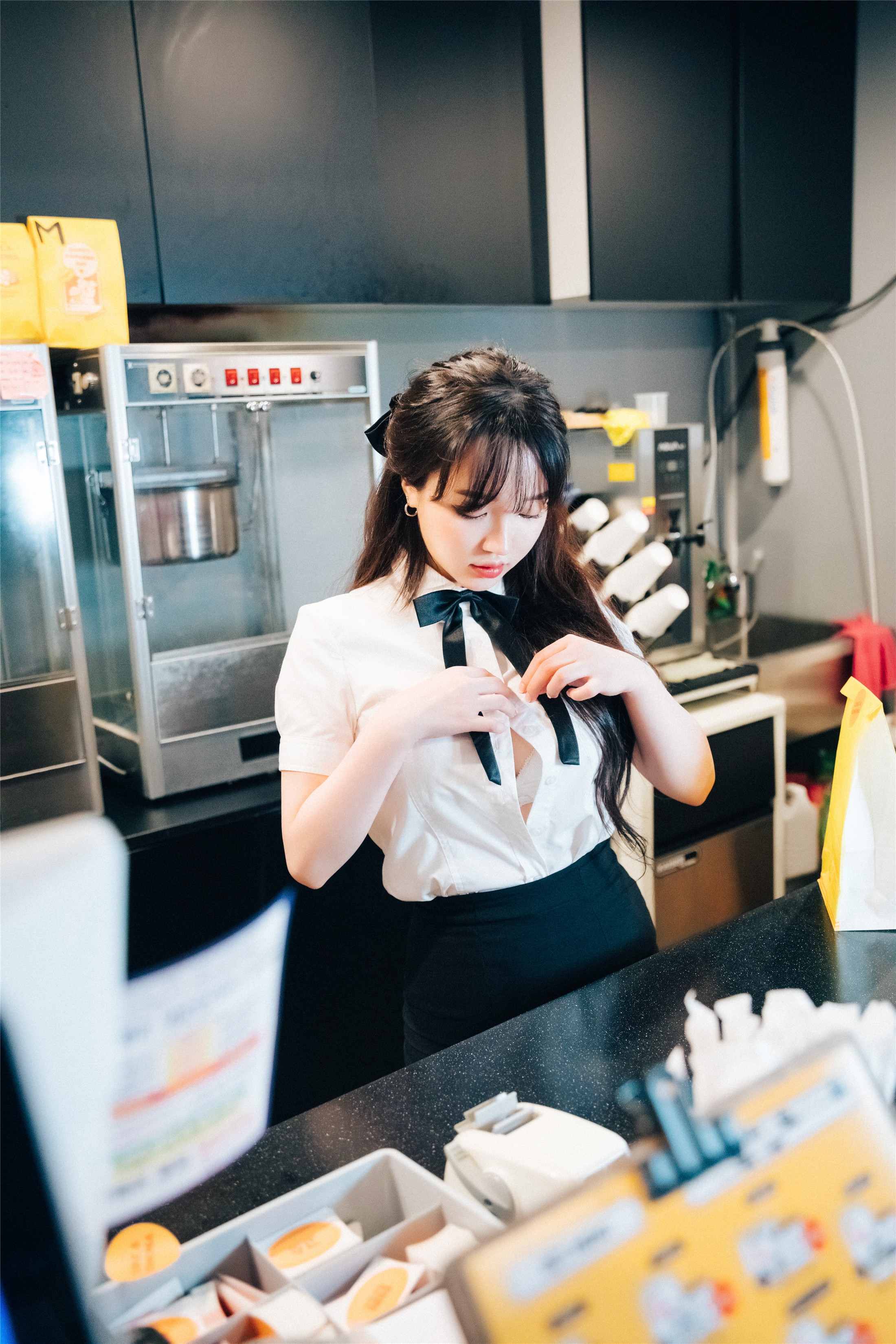 [Loozy] Son Ye-Eun (손예은) - Ticket Girl 120P 11