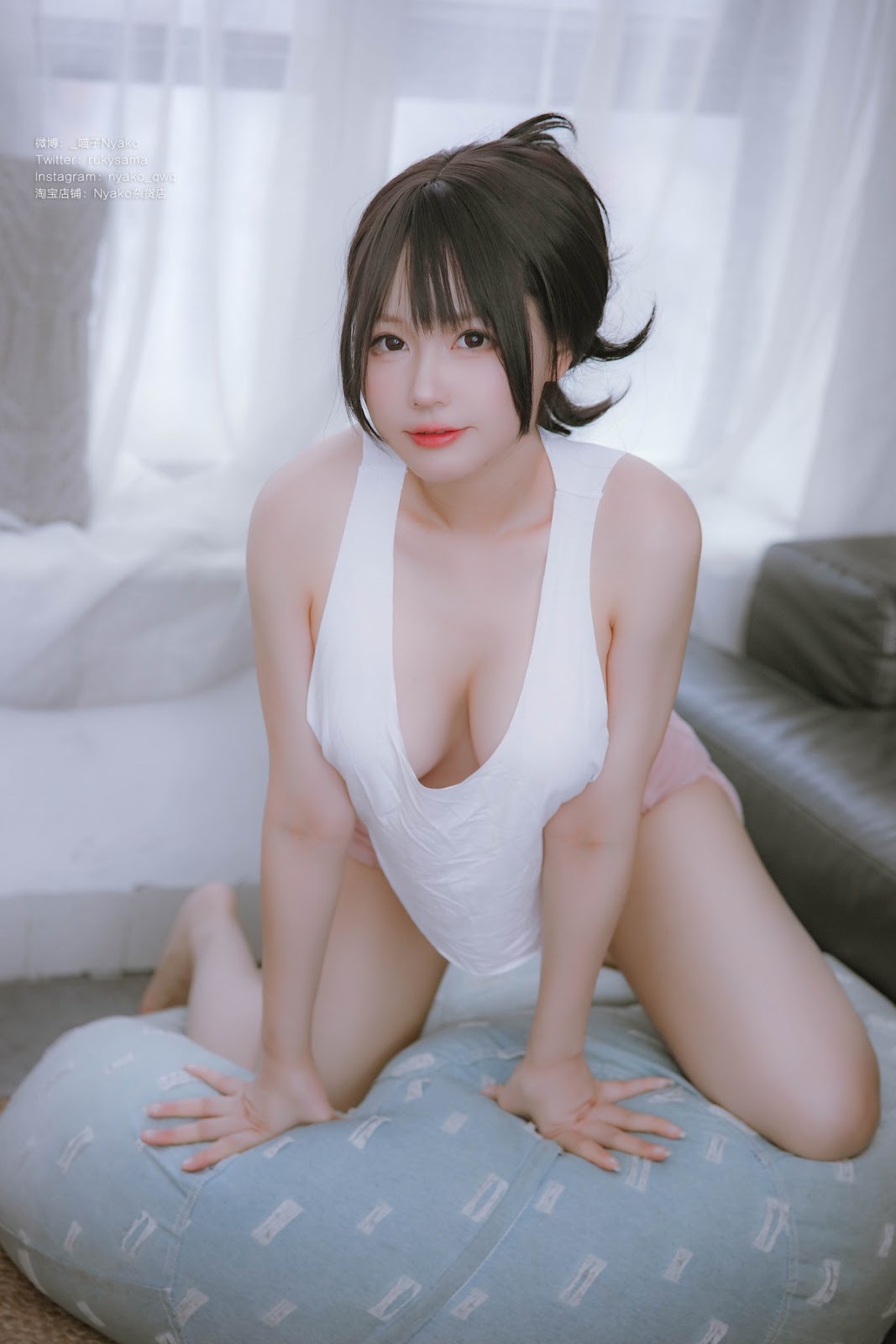 Cosplay Nyako喵子 隣のやばいお姉さん 背心 11