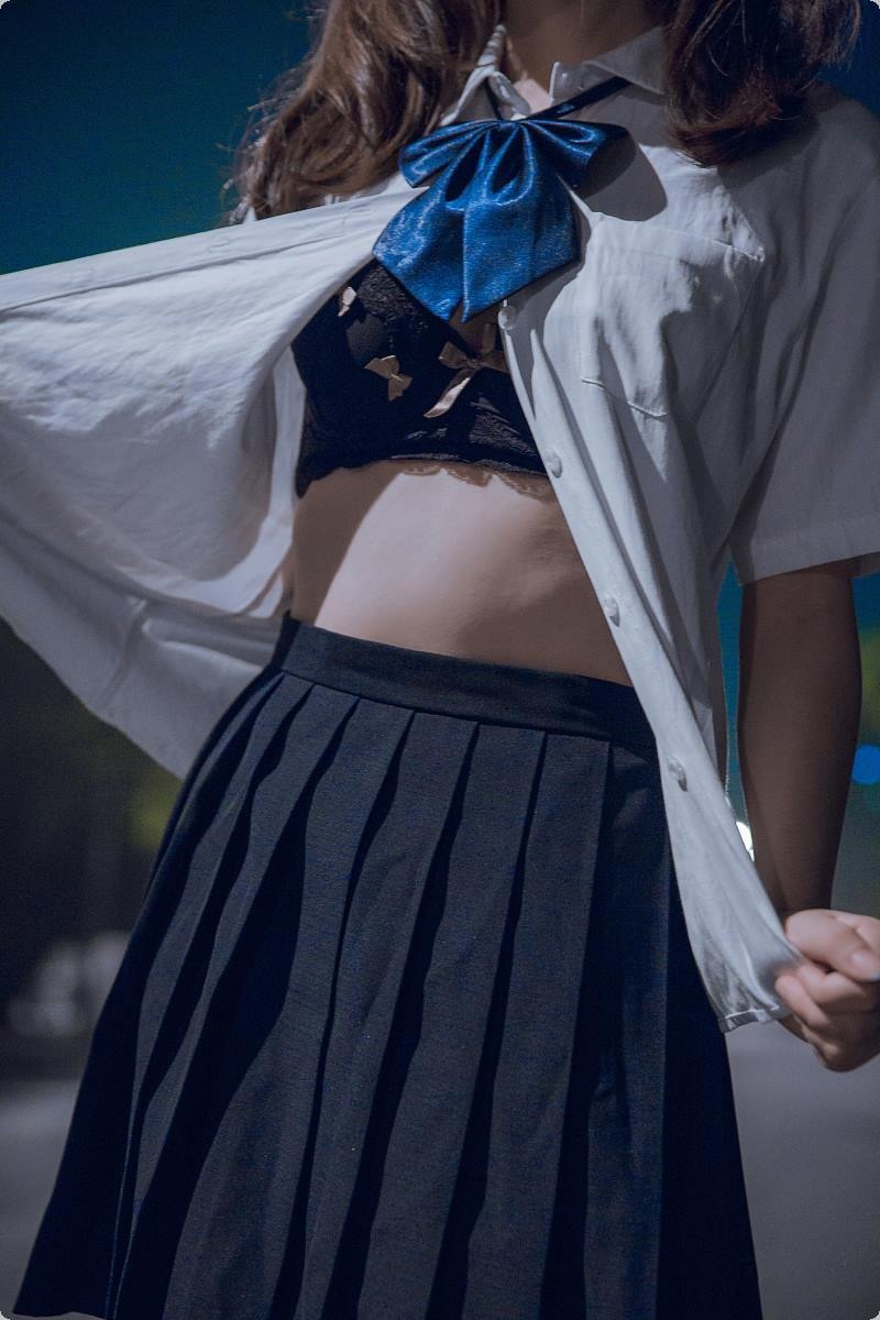 [福利姬]小鸟酱 - pure black outdoor [42P+2V] 24