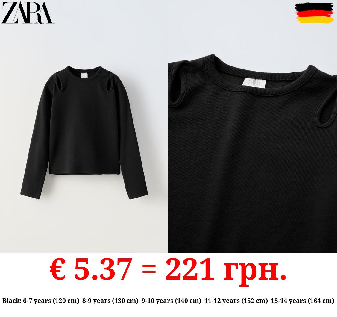 RIBBED CUT-OUT T-SHIRT