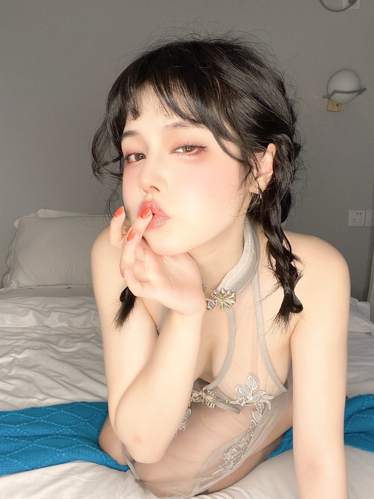 Cosplay 七月喵子 透明灰撕袜 30