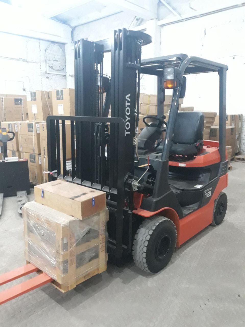 Новое поступление вилочных погрузчиков TOYOTA Telegraph