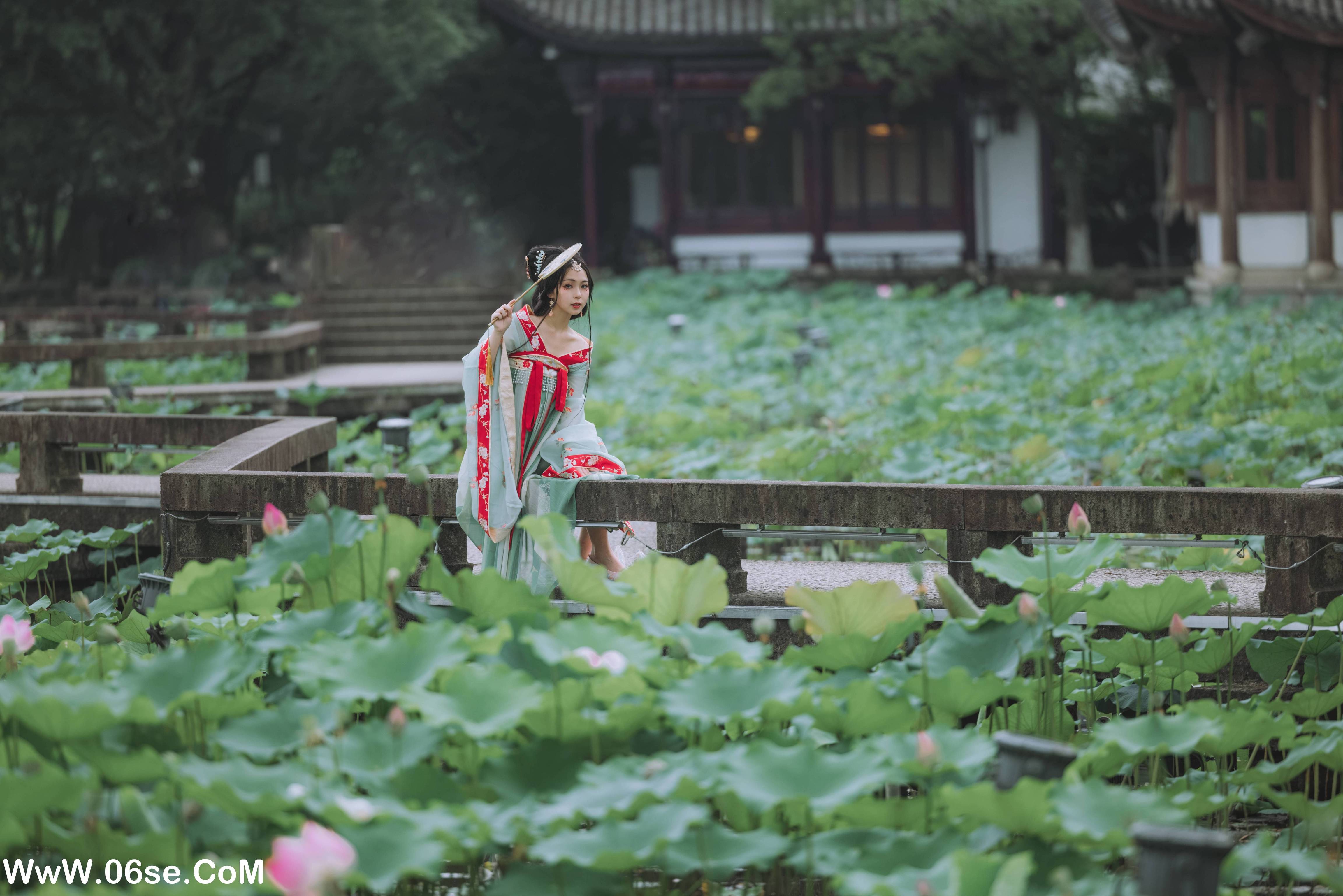 图片[18]-[YITUYU艺图语]2022.08.13 风荷举 阡墨红尘[21+1P／345MB]-六色网