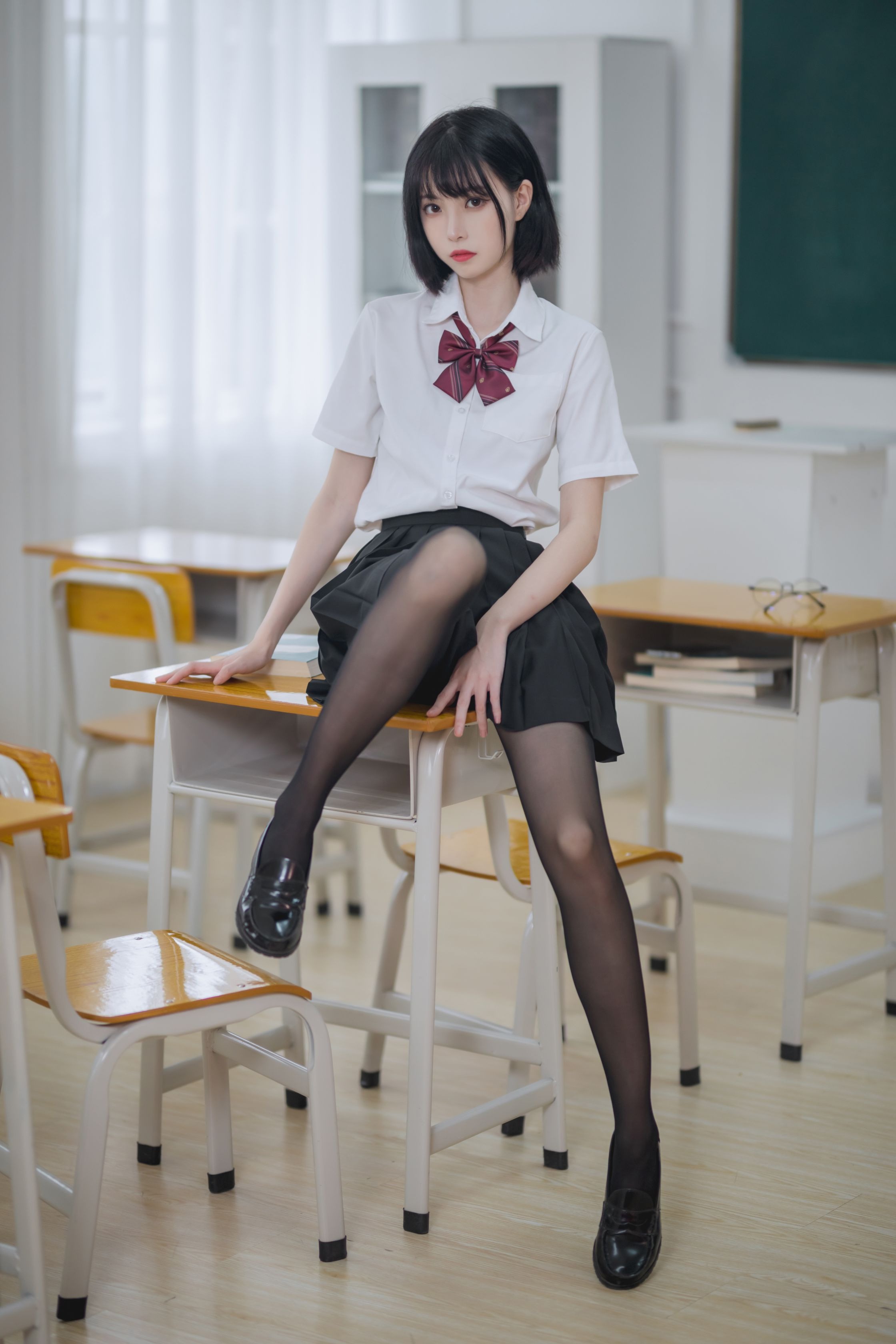 许岚 - NO.01 教室jk黑丝 [40P-426MB] 13